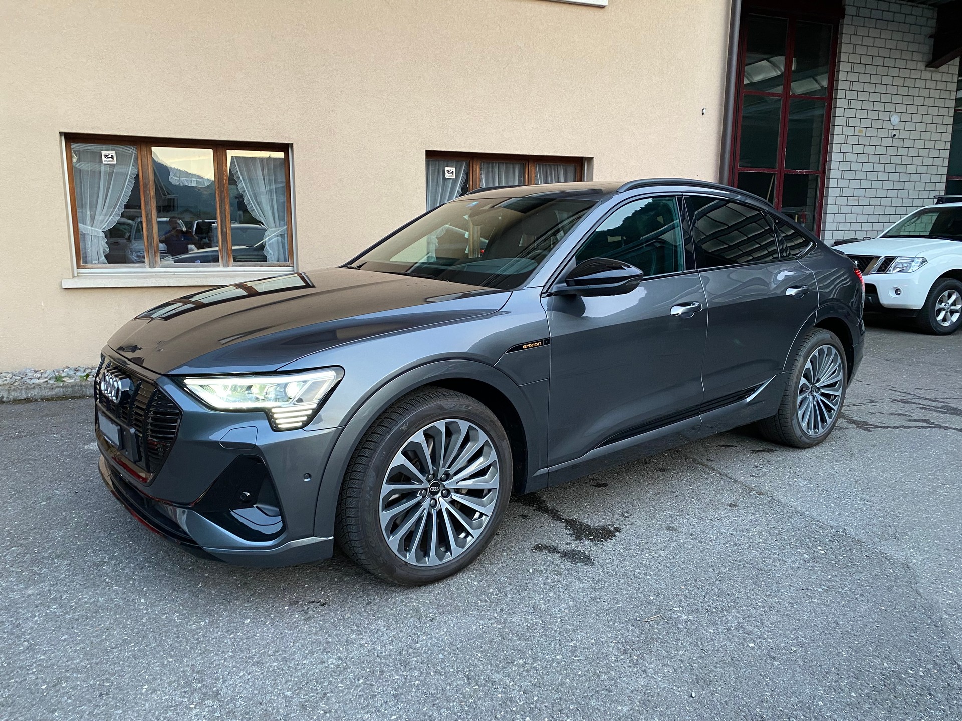 AUDI e-tron 55 Sportback S Line Black Edition quattro-image-14
