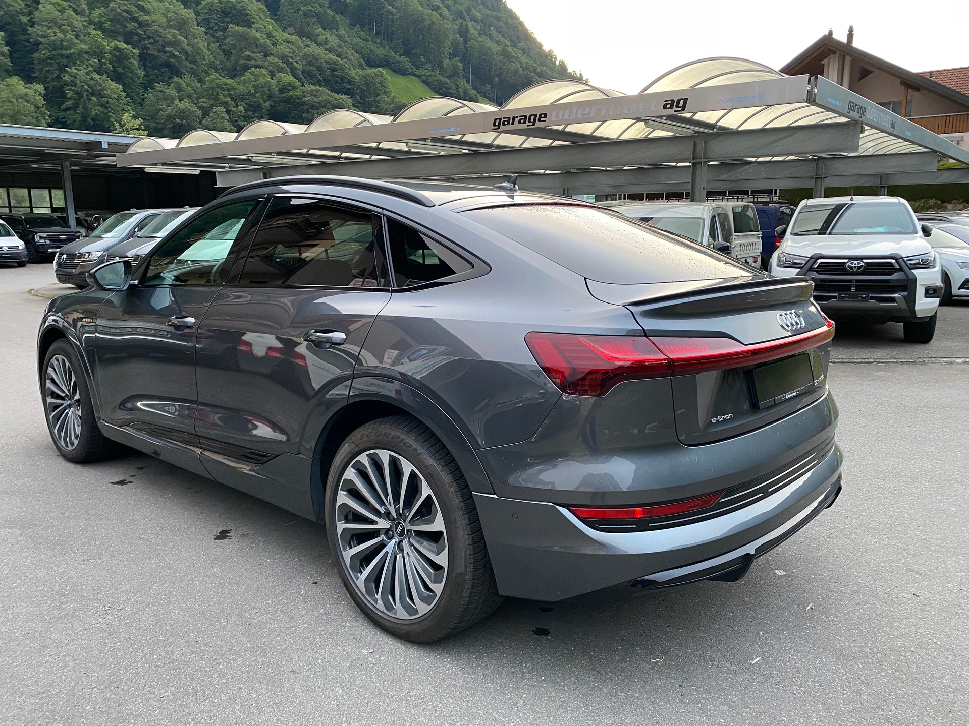 AUDI e-tron 55 Sportback S Line Black Edition quattro-image-10