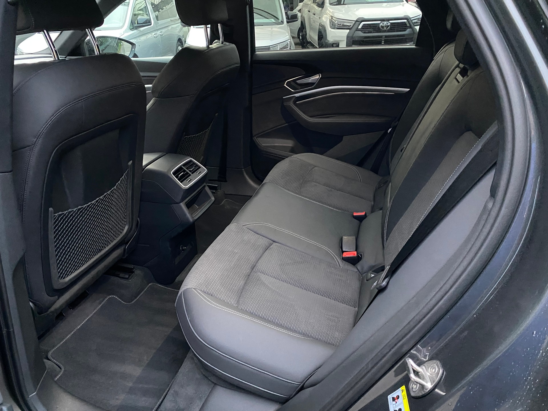 AUDI e-tron 55 Sportback S Line Black Edition quattro-image-8