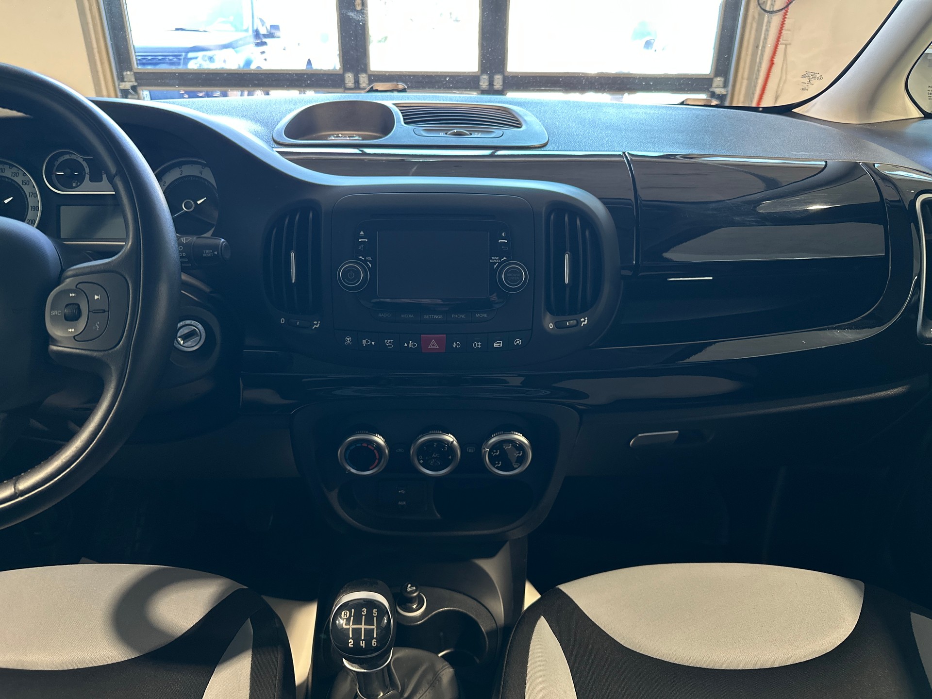 FIAT 500L 1.6 JTD Pop Star-image-16