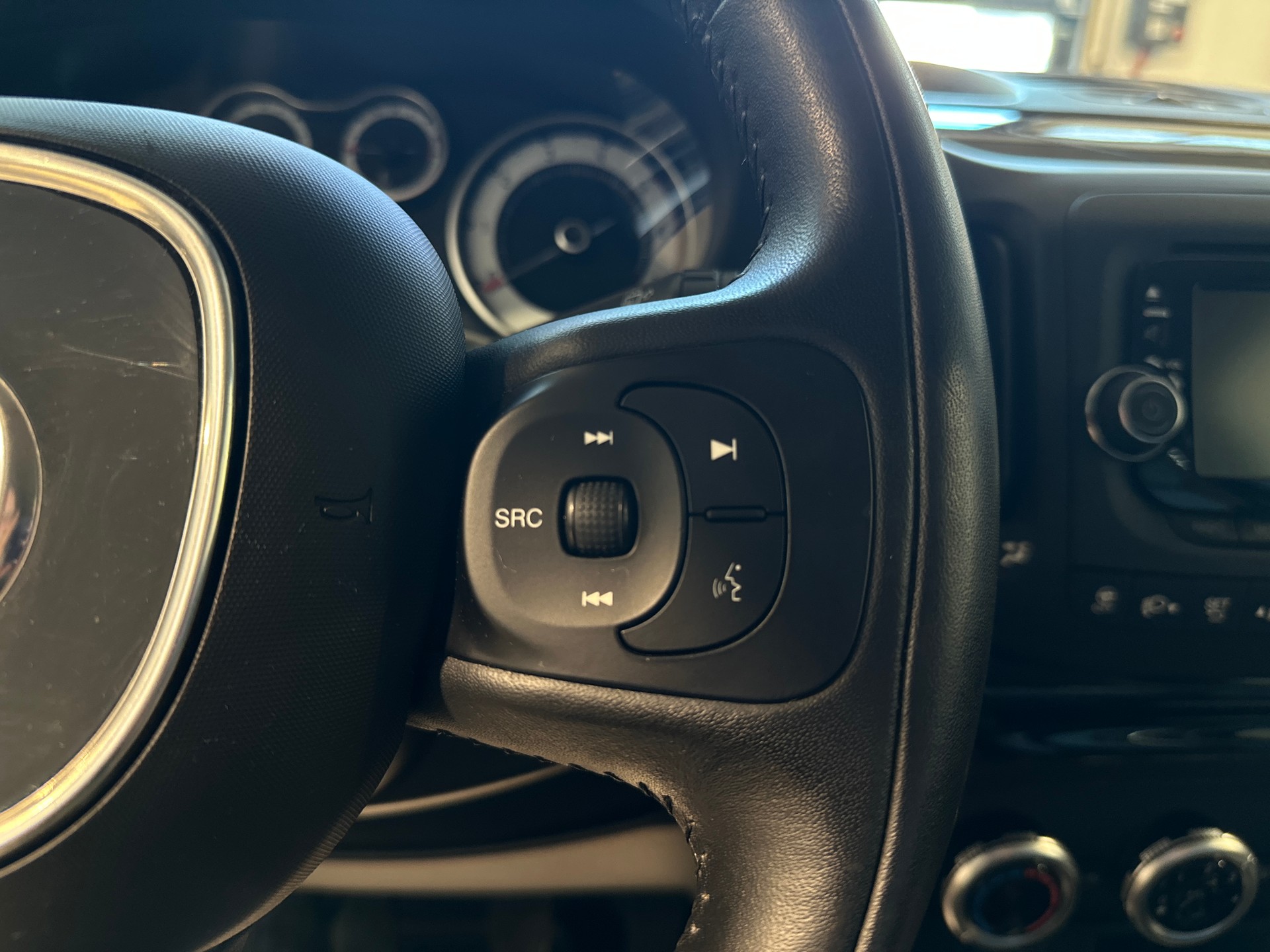 FIAT 500L 1.6 JTD Pop Star-image-21