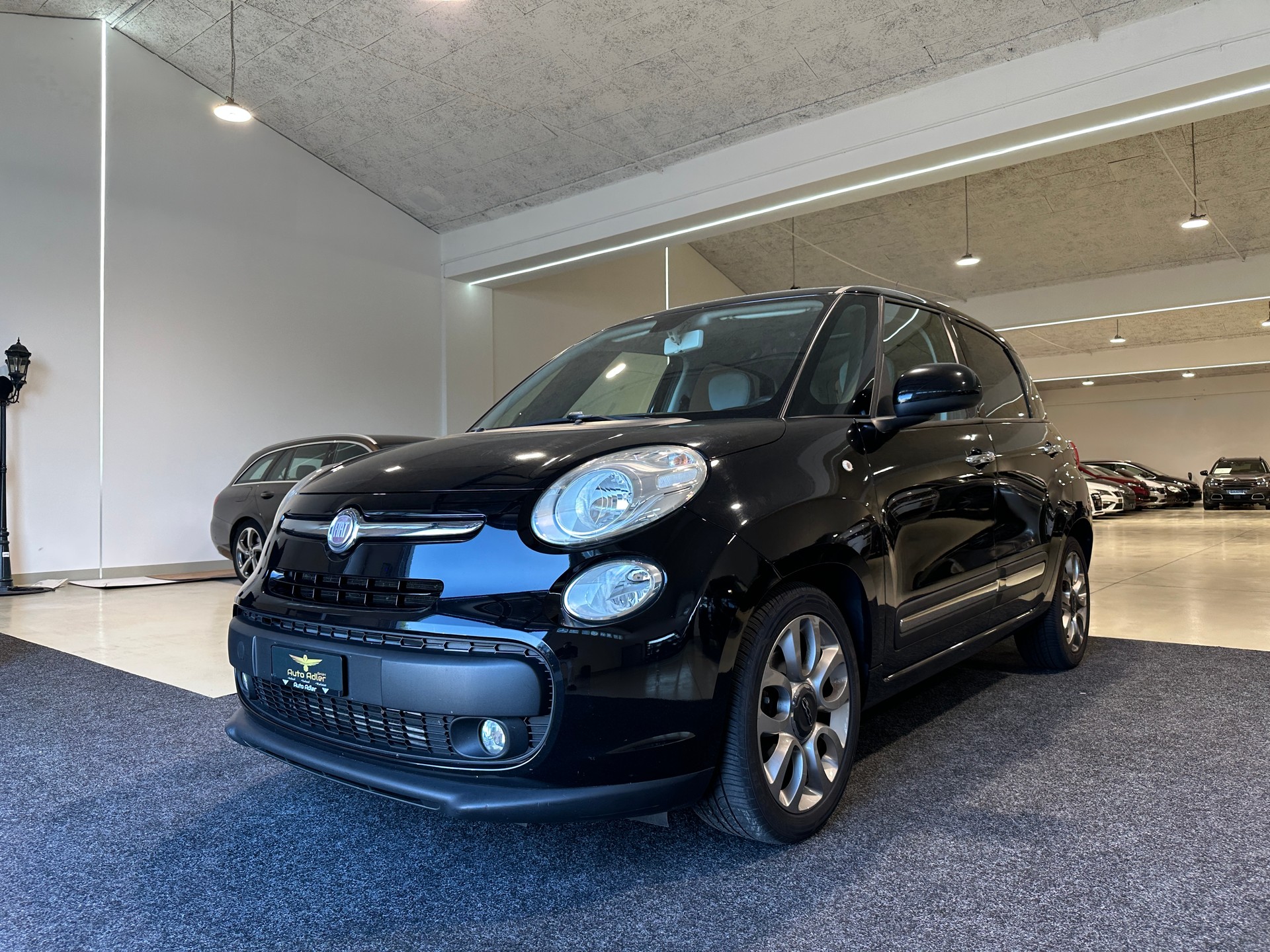 FIAT 500L 1.6 JTD Pop Star-image-2
