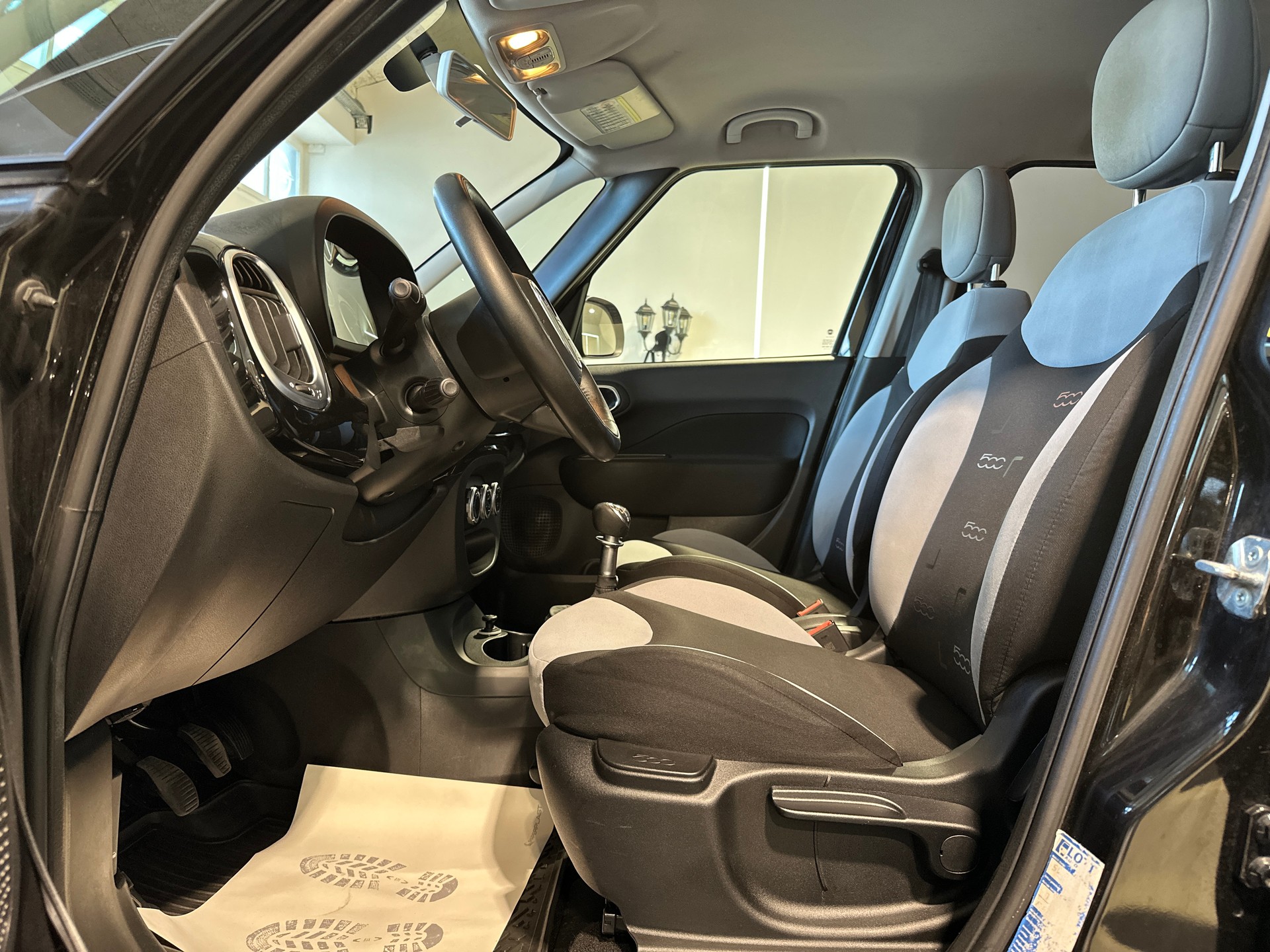 FIAT 500L 1.6 JTD Pop Star-image-11