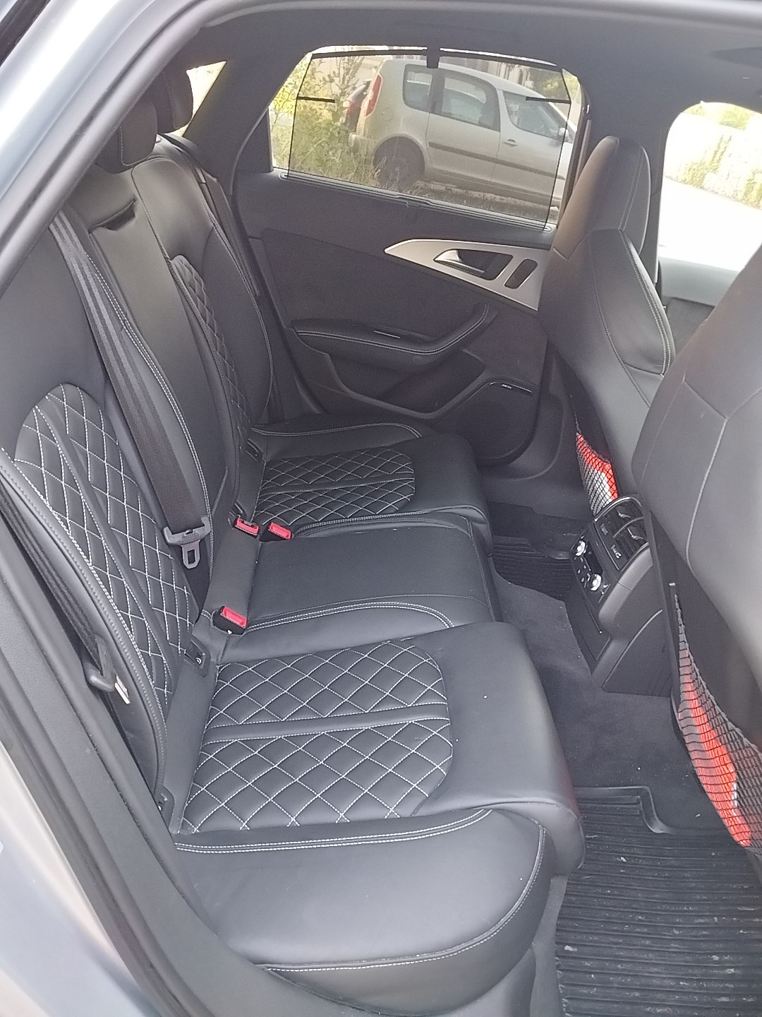AUDI 4.0 V8 TFSI quattro S-Tronic-image-3
