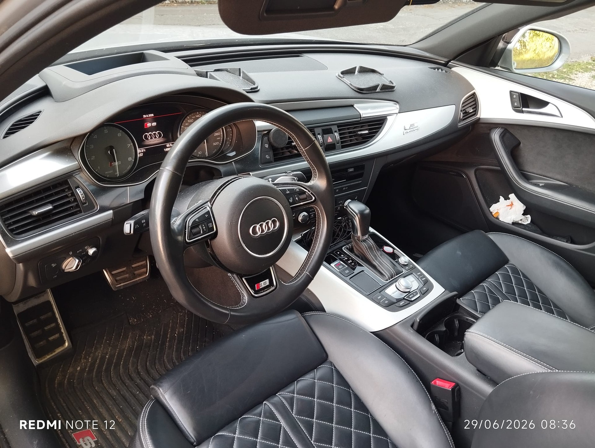 AUDI 4.0 V8 TFSI quattro S-Tronic-image-4