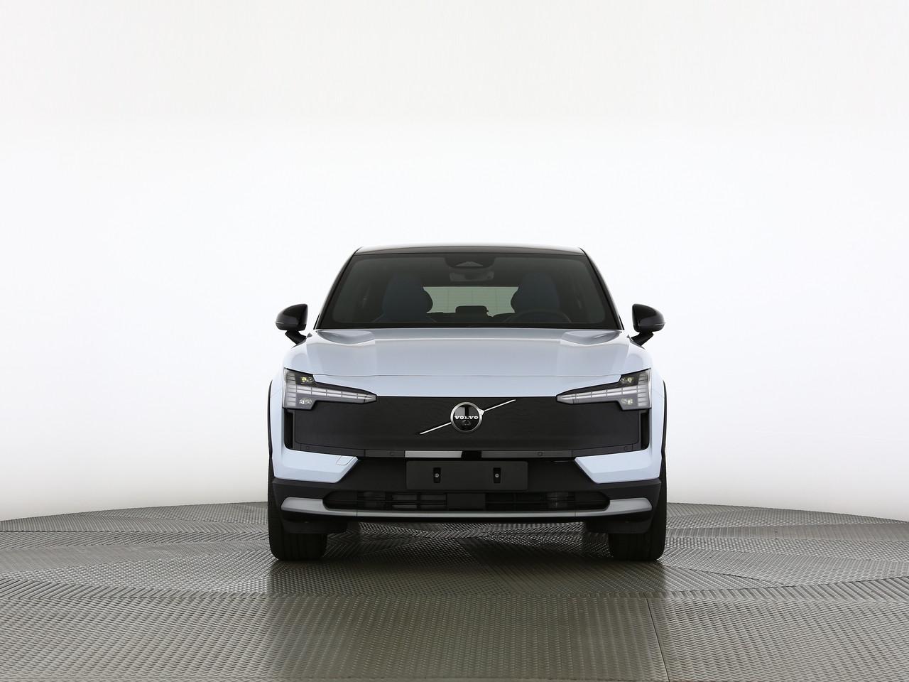 VOLVO EX30 CC P8 Ultra AWD-image-4