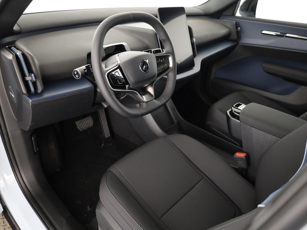 VOLVO EX30 CC P8 Ultra AWD-image-6