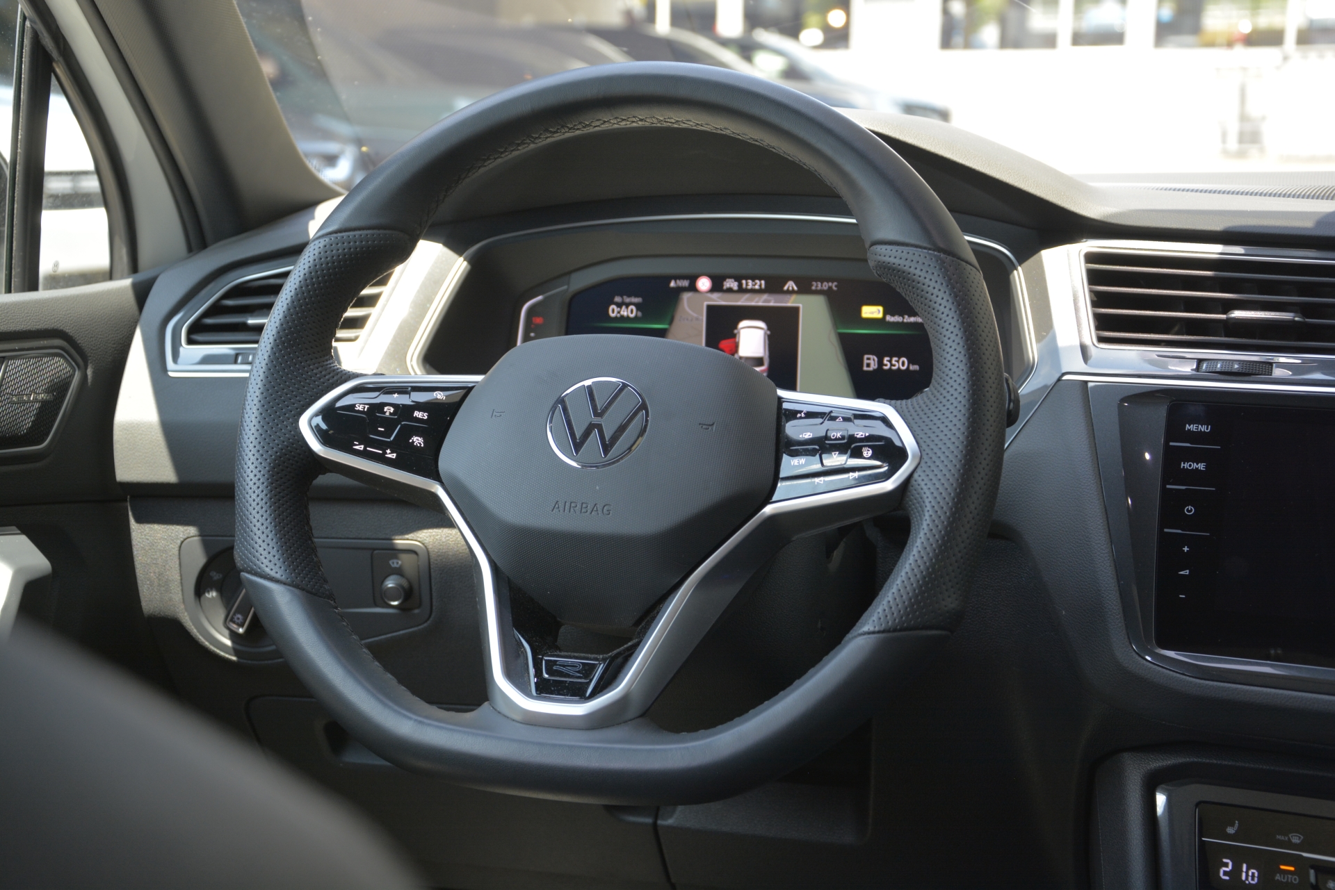 VW Tiguan 2.0 TSI R-Line DSG *Anhängerkupplung*-image-6