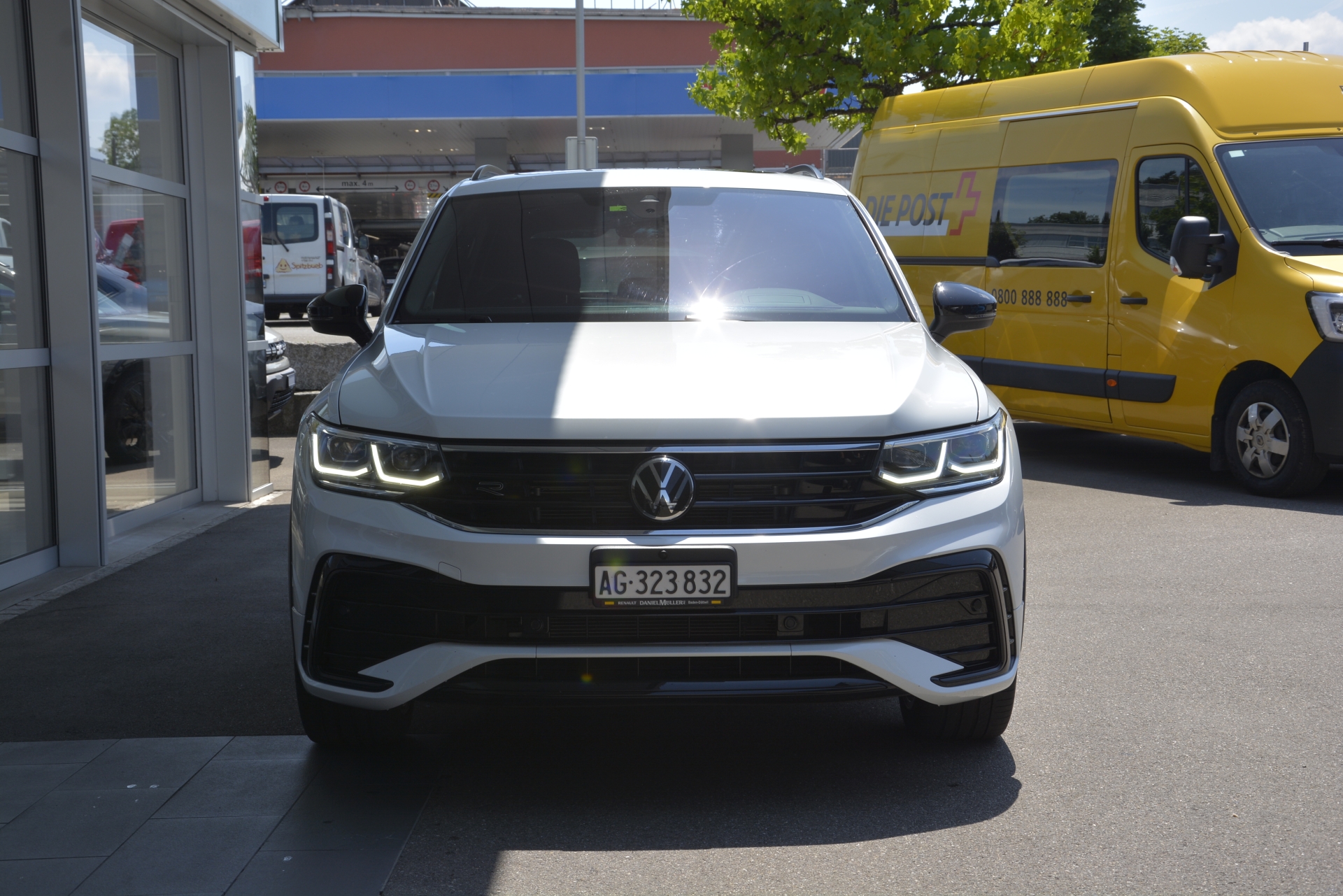 VW Tiguan 2.0 TSI R-Line DSG *Anhängerkupplung*-image-1