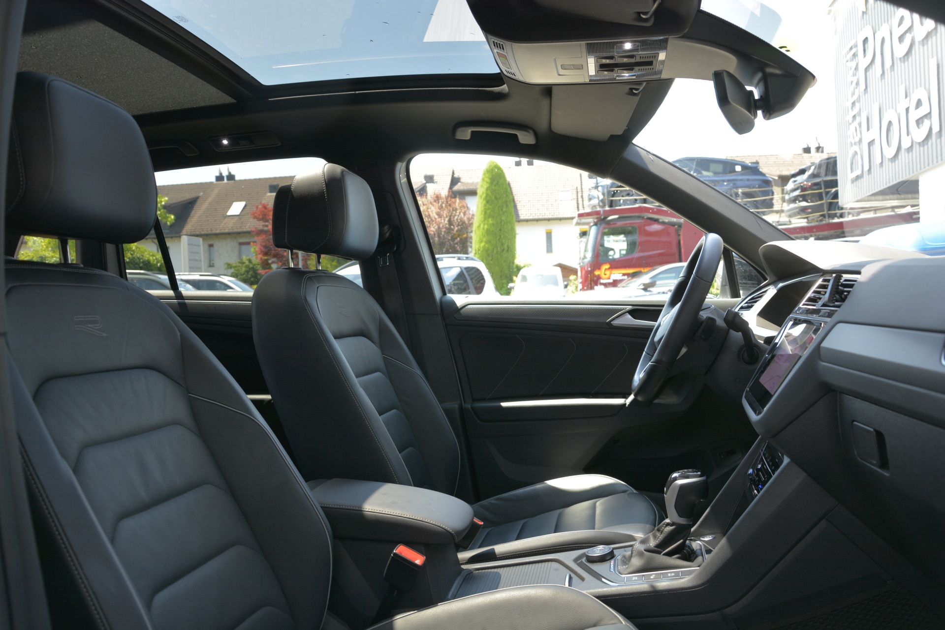 VW Tiguan 2.0 TSI R-Line DSG *Anhängerkupplung*-image-7