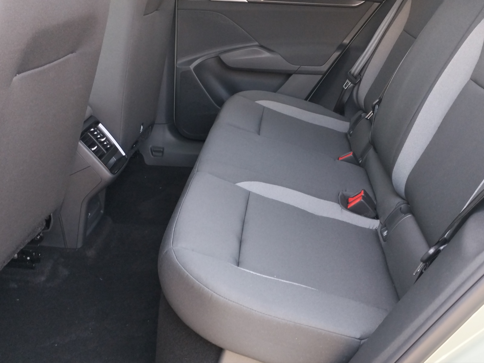 SKODA Elroq 60 Essence-image-8