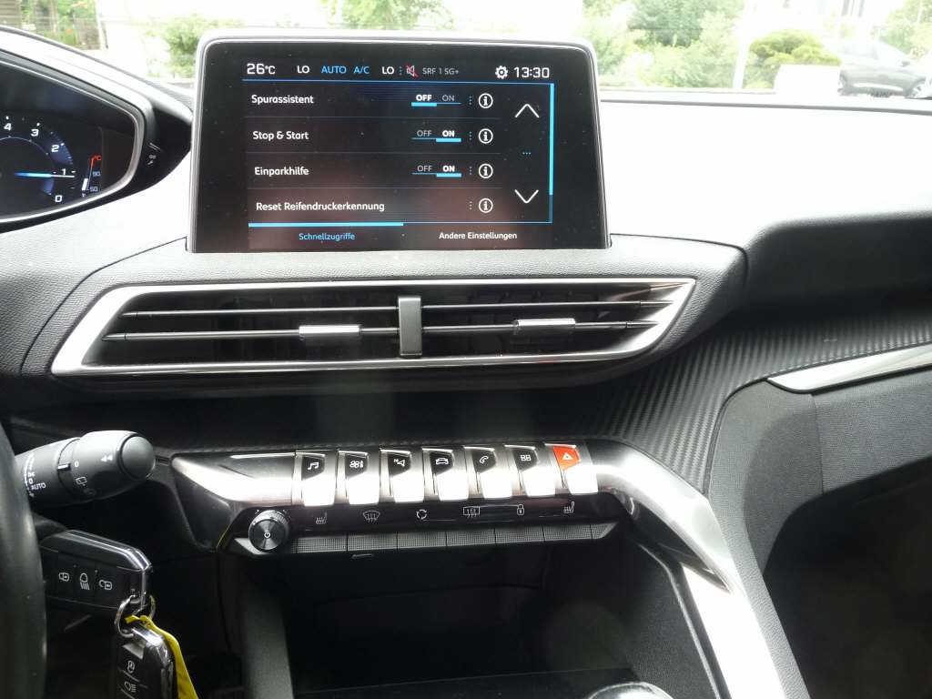 PEUGEOT 3008 1.2 PureTech Active-image-17