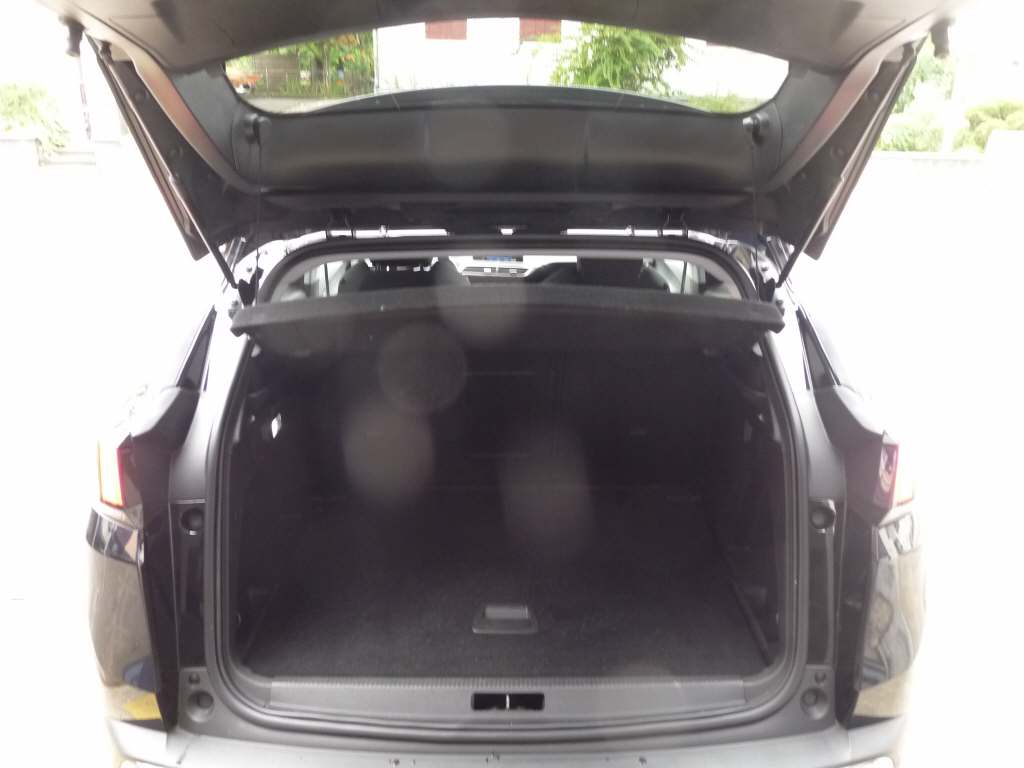 PEUGEOT 3008 1.2 PureTech Active-image-8