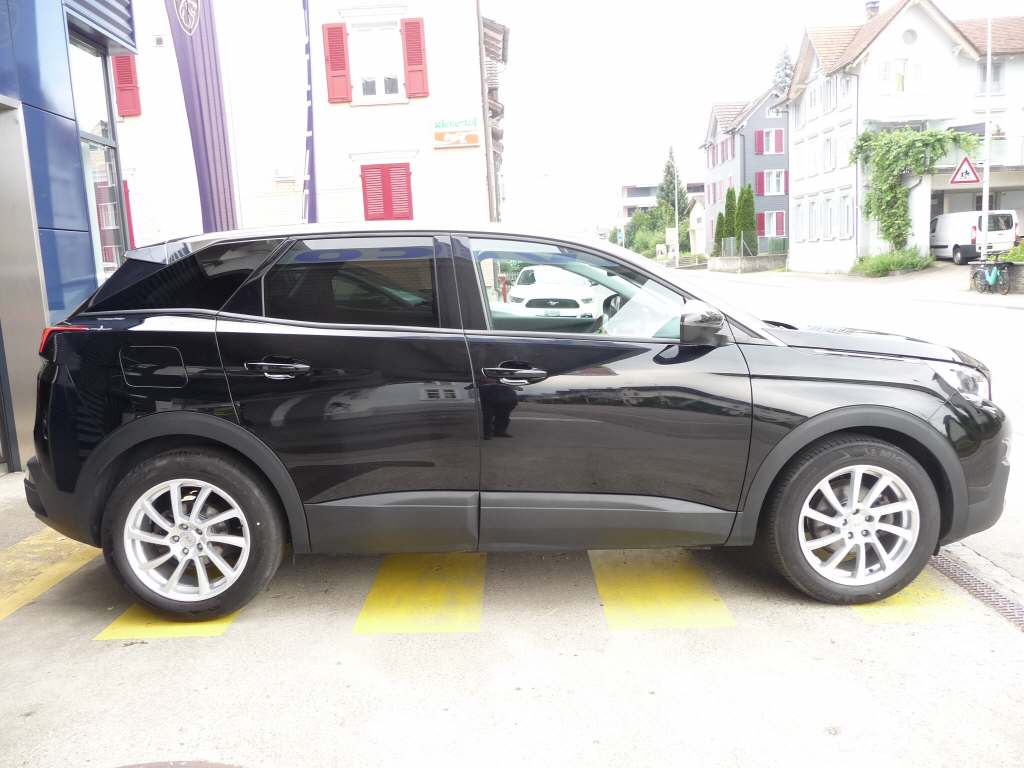 PEUGEOT 3008 1.2 PureTech Active-image-5