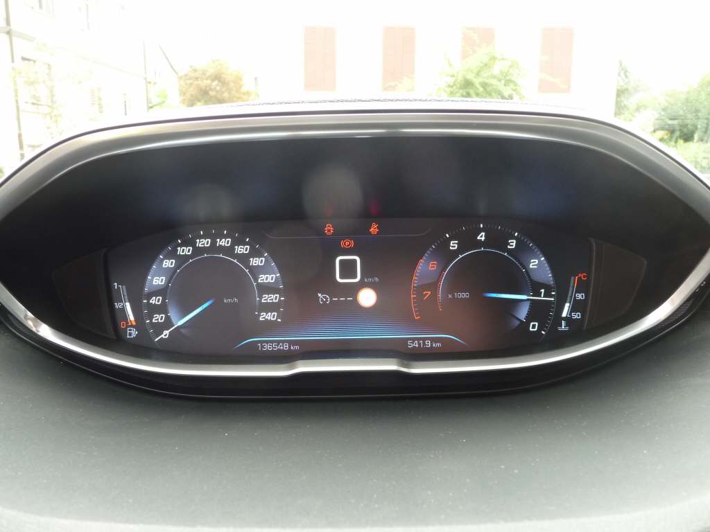 PEUGEOT 3008 1.2 PureTech Active-image-16