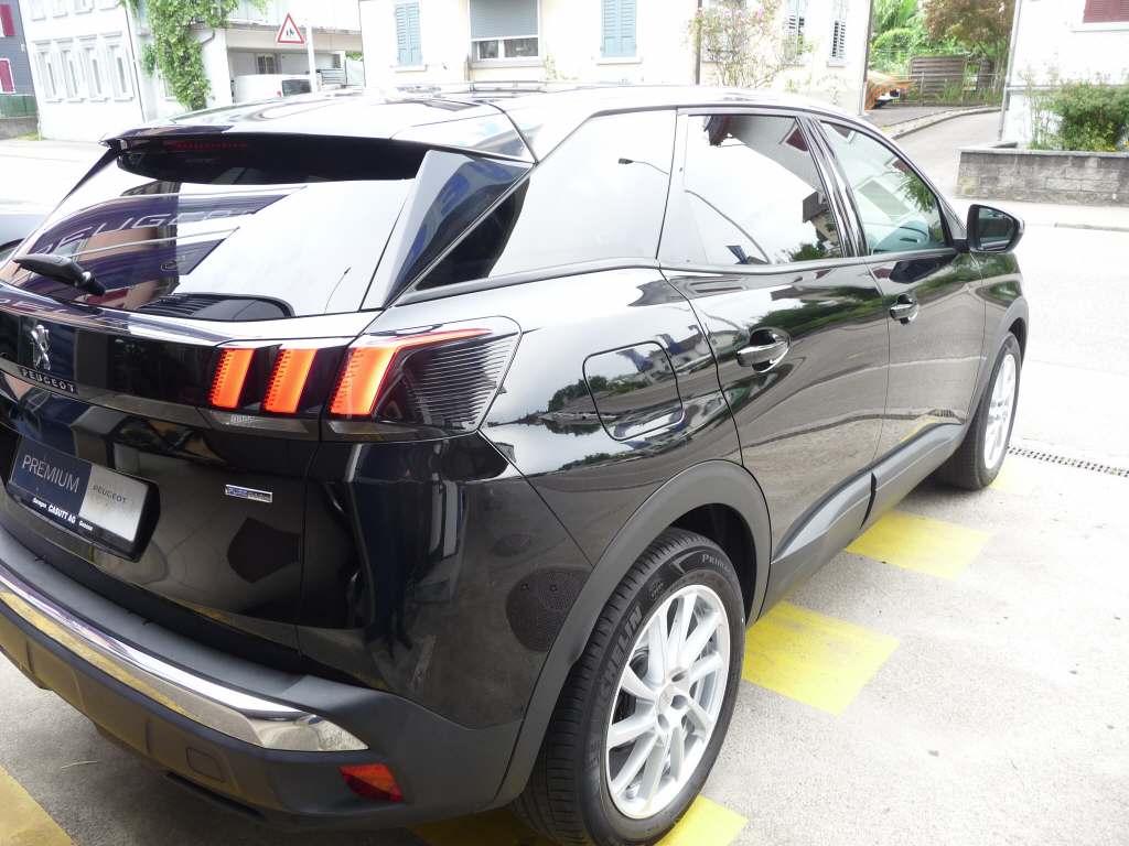 PEUGEOT 3008 1.2 PureTech Active-image-15