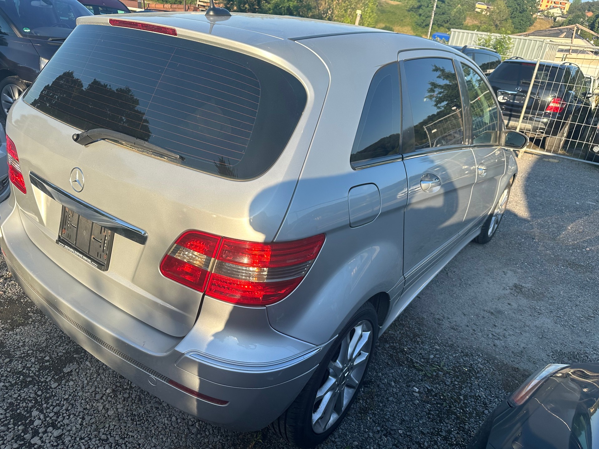 MERCEDES-BENZ B 170-image-11