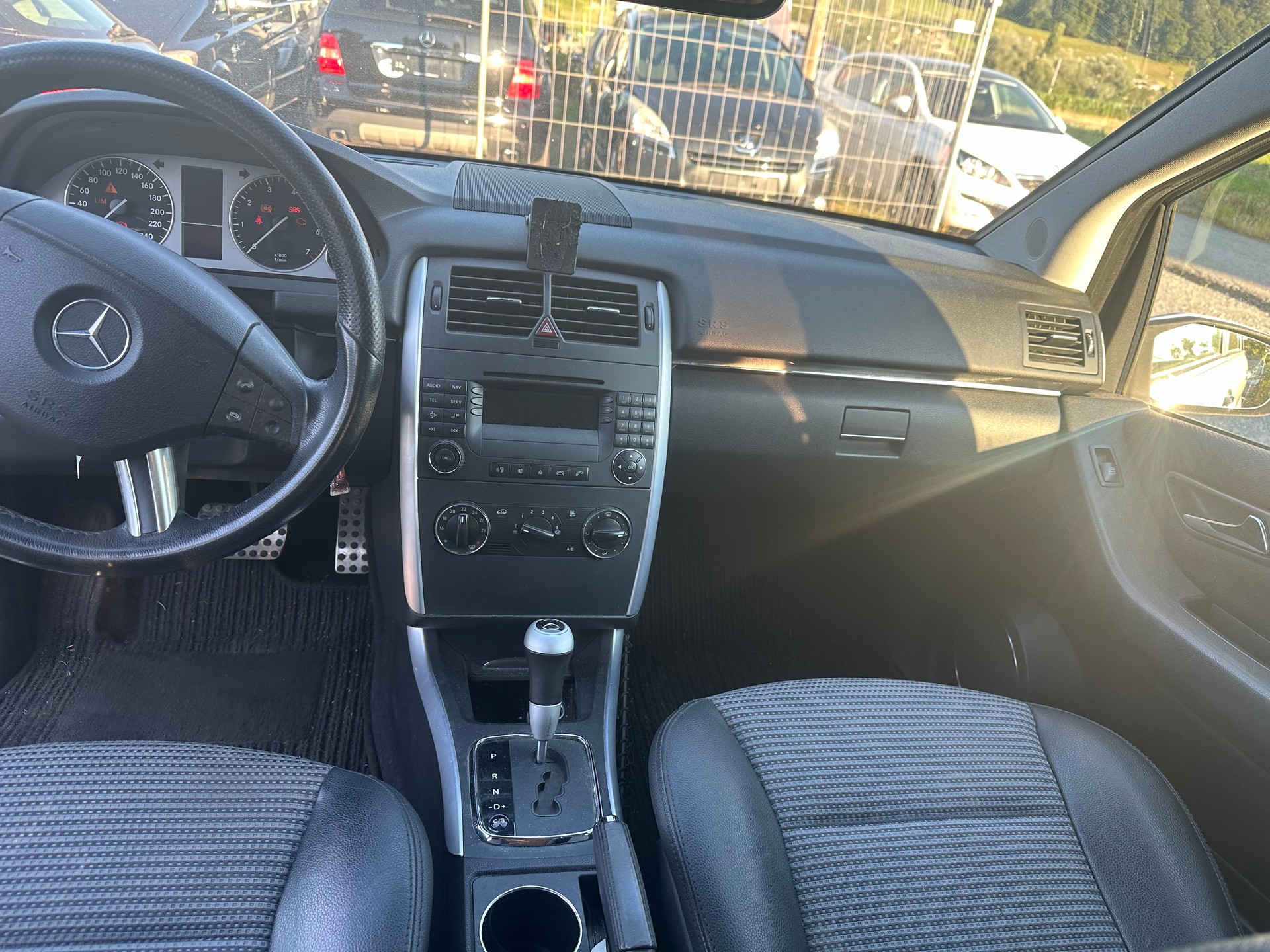 MERCEDES-BENZ B 170-image-10