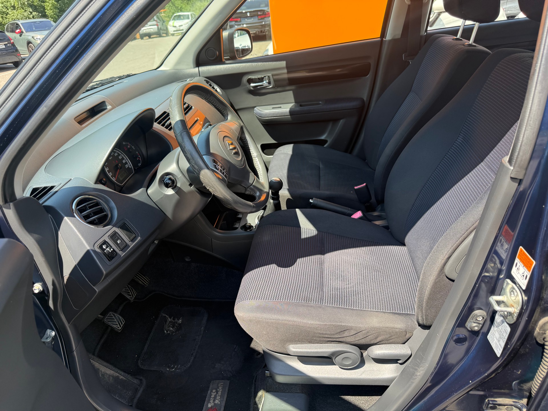 SUZUKI Swift 1.3i 16V GL Top 4x4-image-4