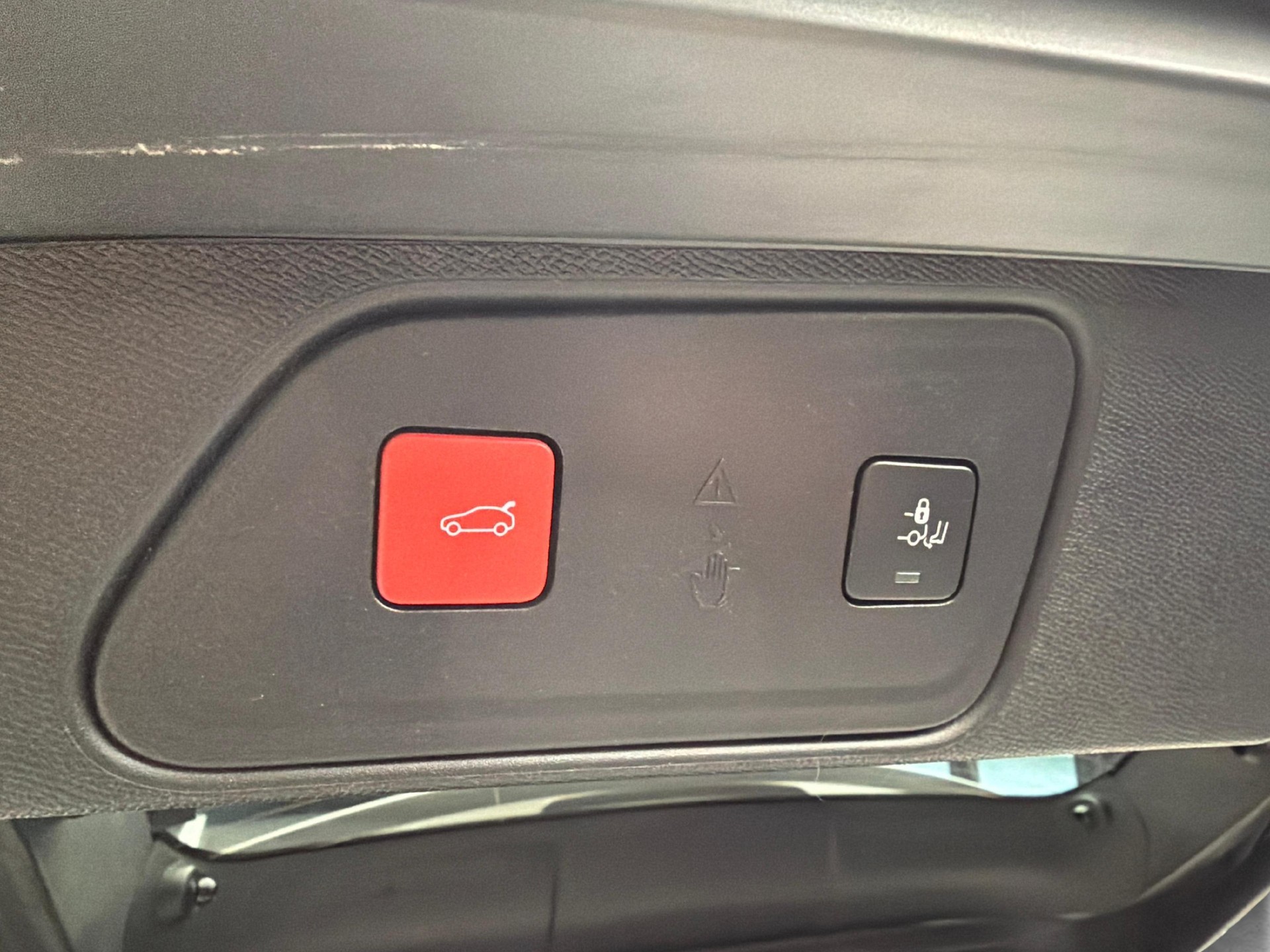 PEUGEOT 3008 1.2 PureTech Allure Pack-image-12