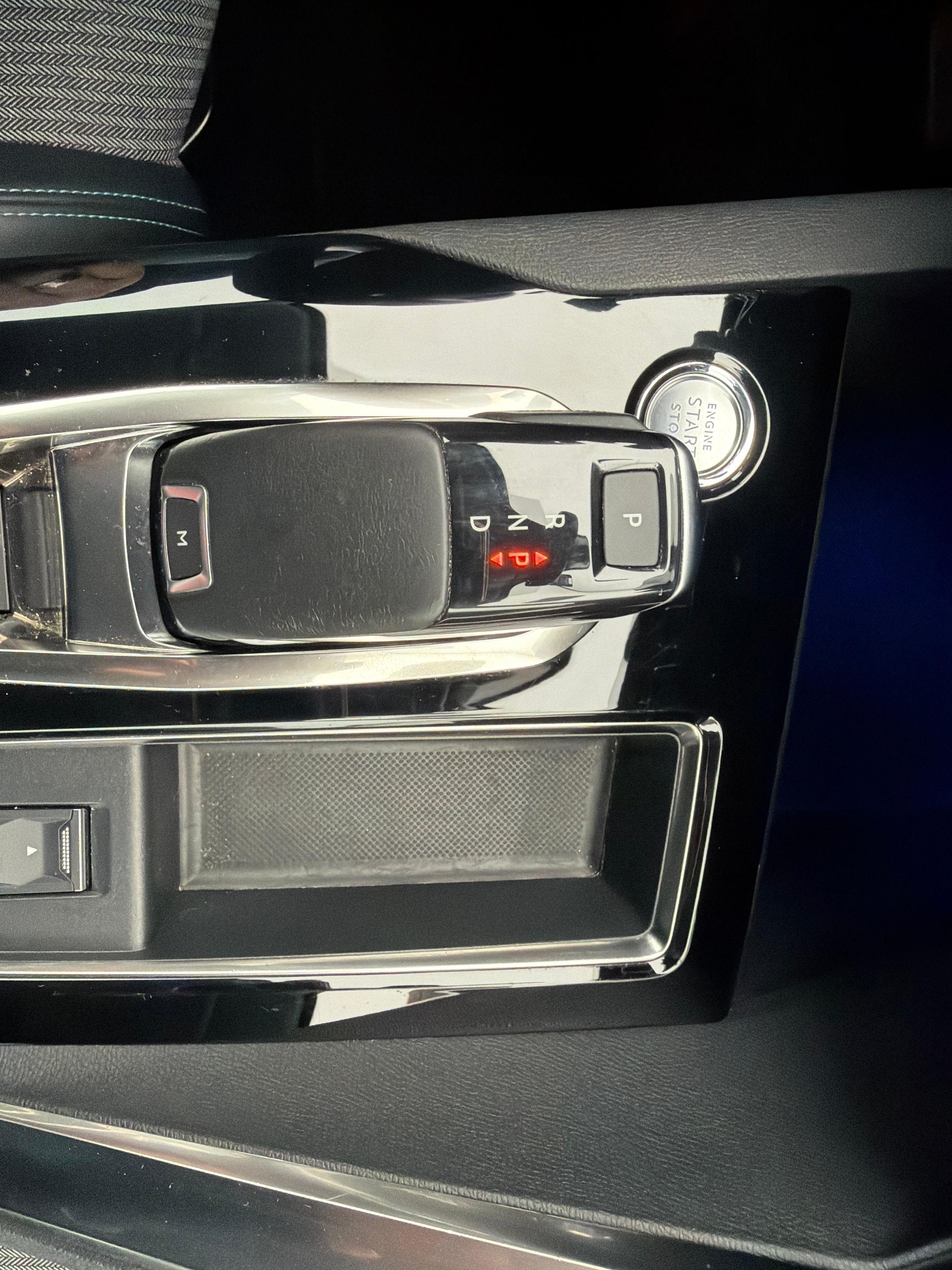 PEUGEOT 3008 1.2 PureTech Allure Pack-image-18
