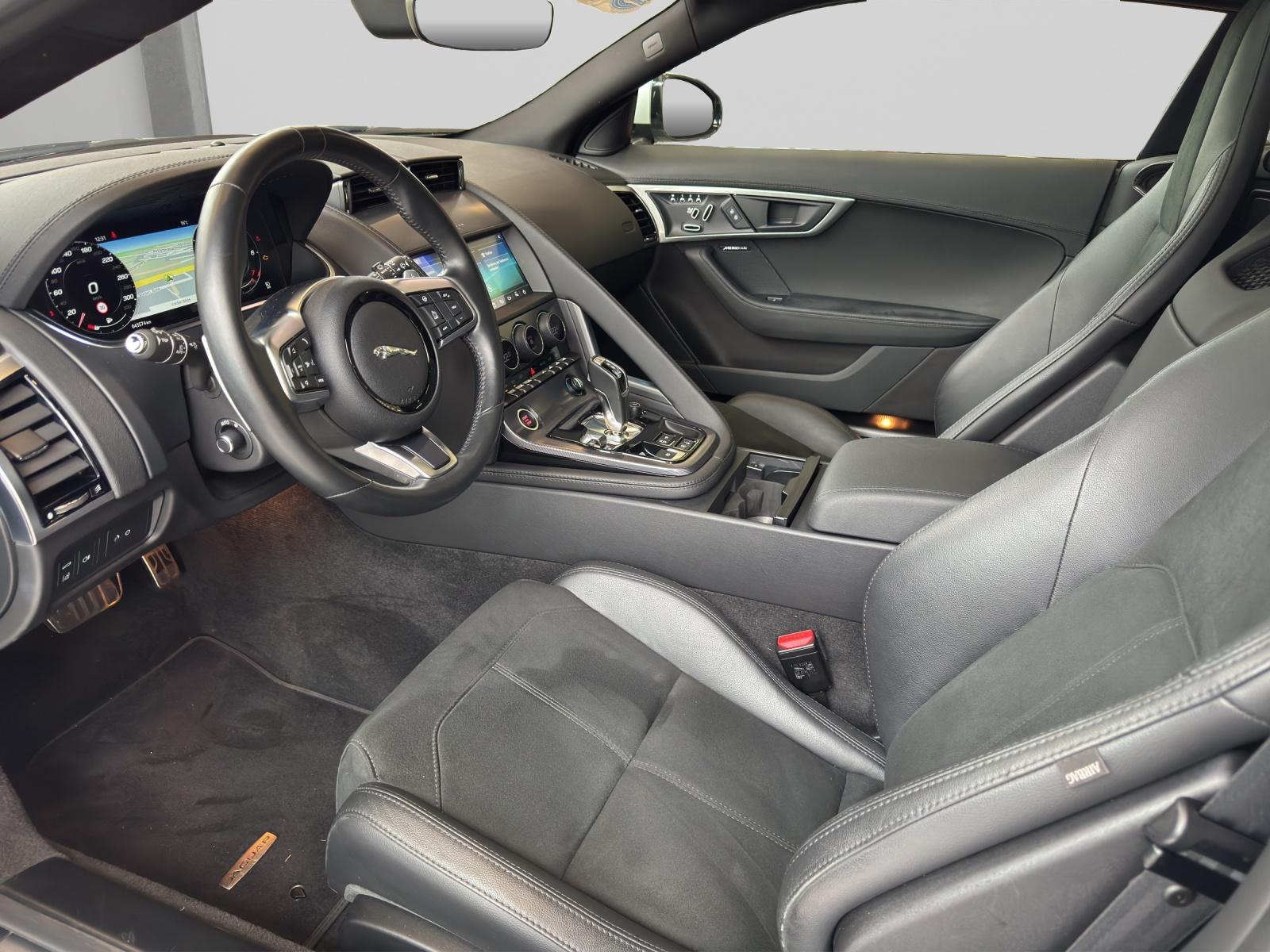 JAGUAR F-Type Coupé 2.0 R-Dynamic 300PS Fahrspass!-image-6