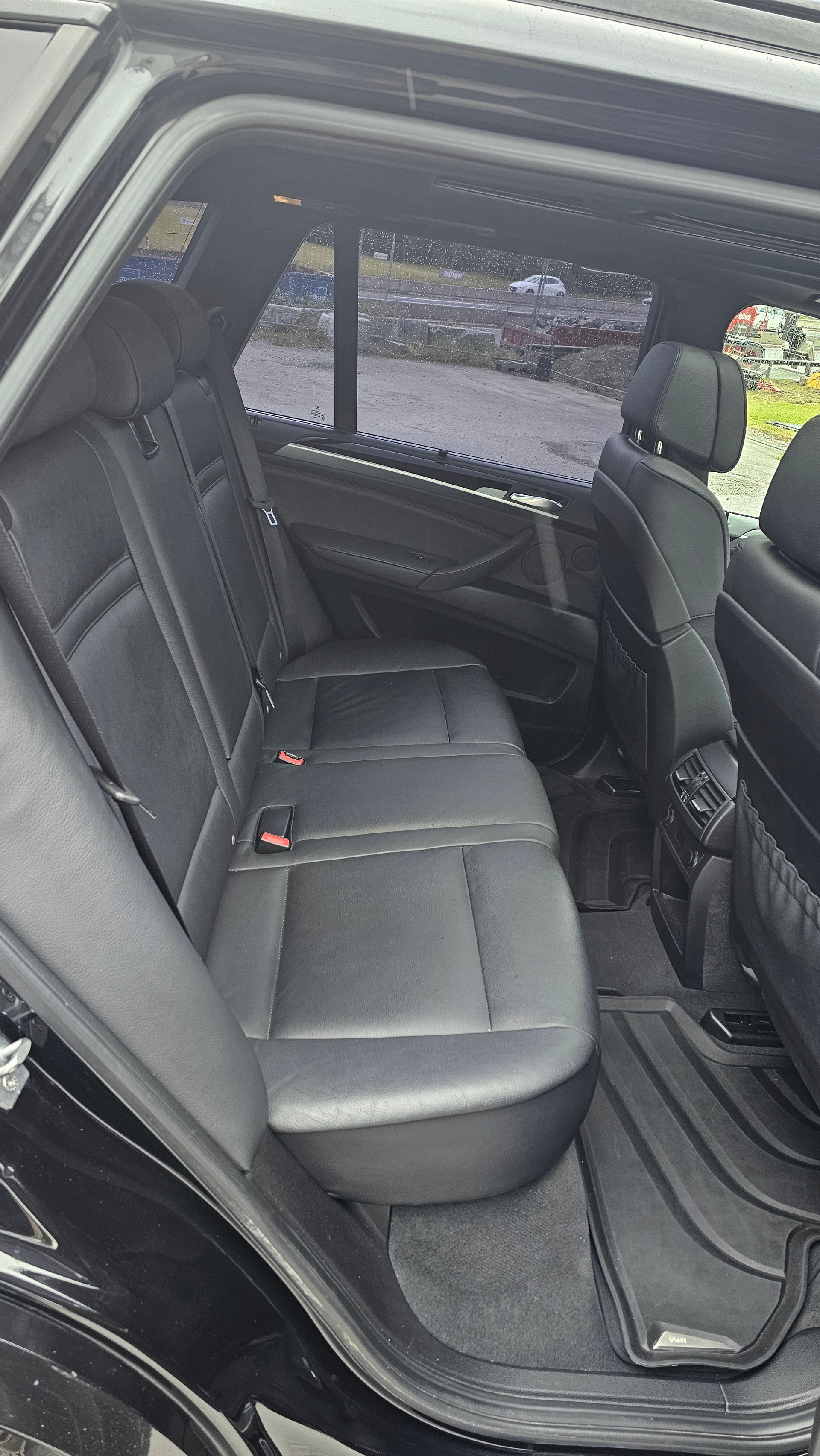 BMW 40d xDrive-image-8