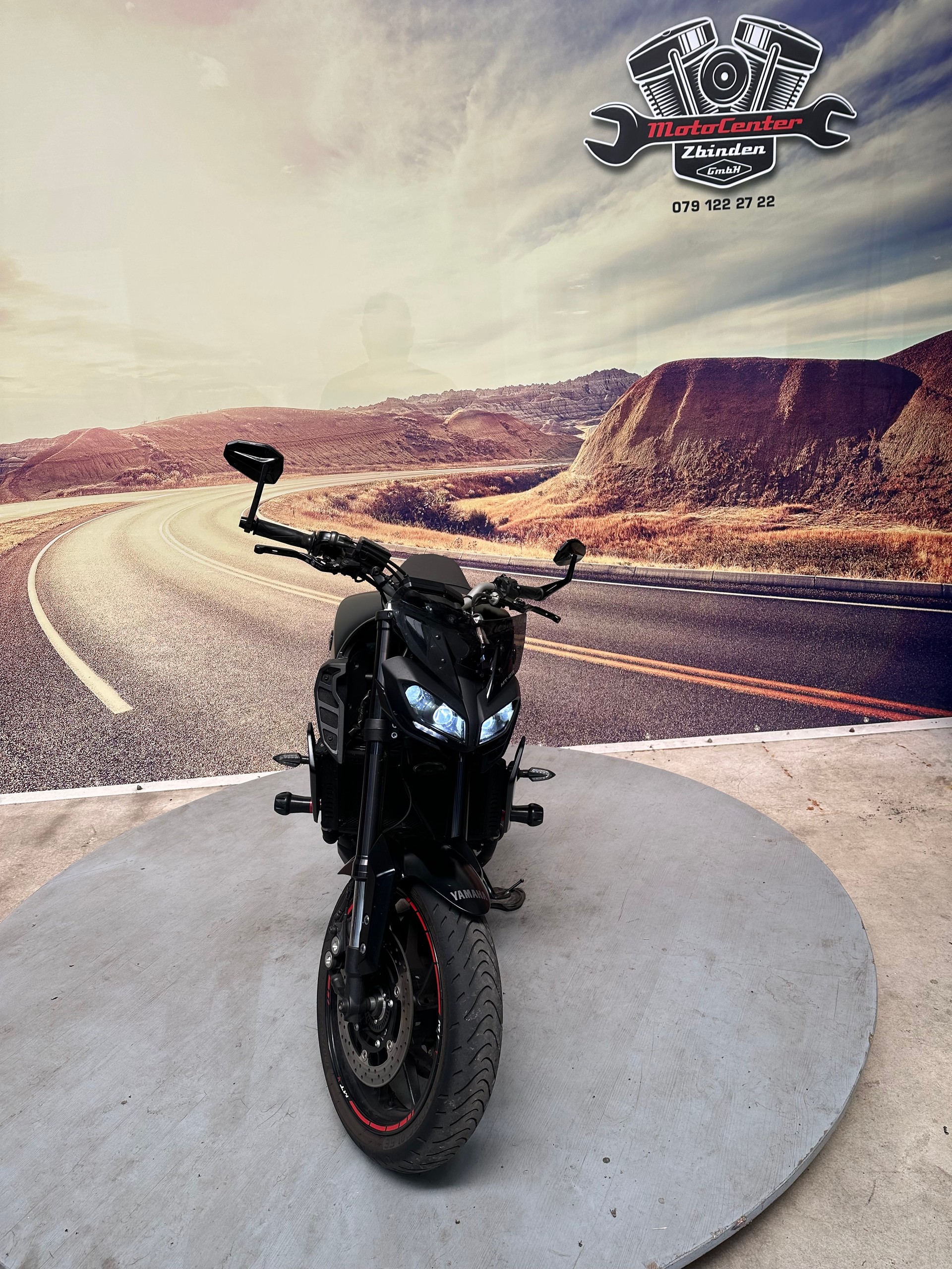 YAMAHA MT-09 ABS Akrapovic 35 kW möglich-showroom-element-3