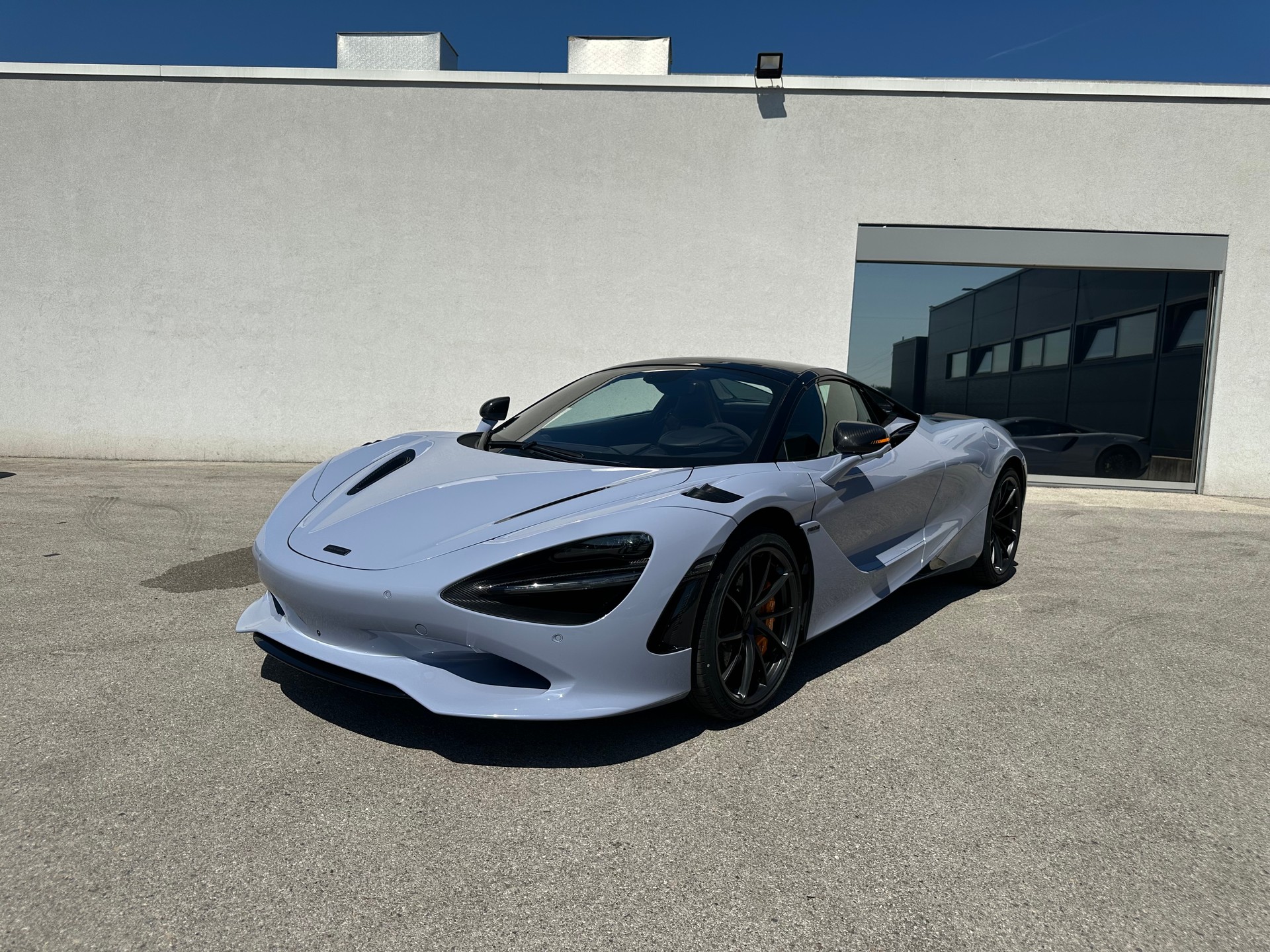 McLAREN 750S Spider-image-1