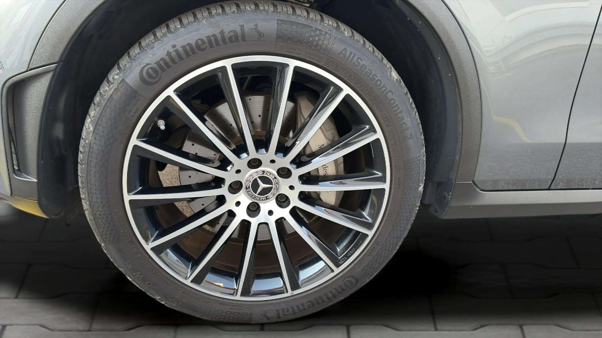 MERCEDES-BENZ GLC 300 d AMG Line 4Matic 9G-Tronic mit AHK & Panoramadach-image-25