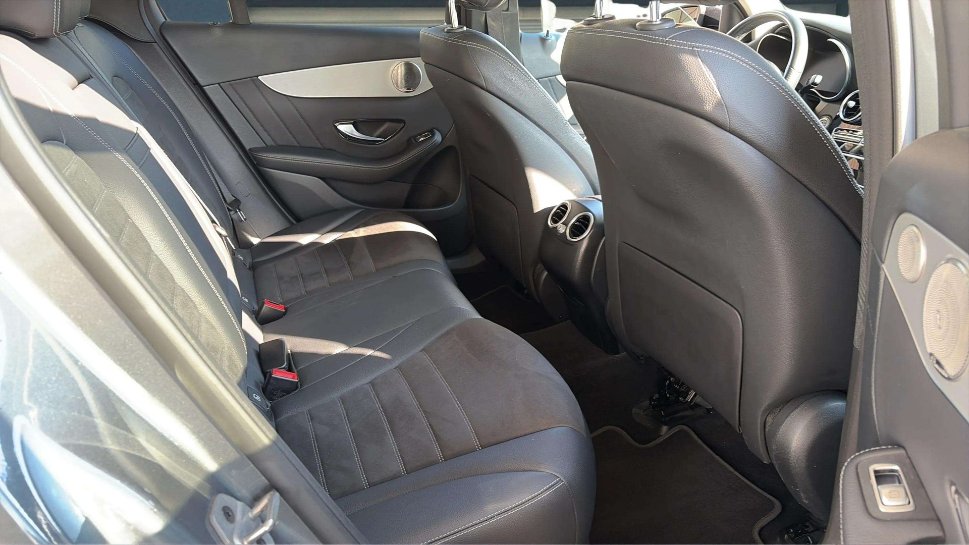 MERCEDES-BENZ GLC 300 d AMG Line 4Matic 9G-Tronic mit AHK & Panoramadach-image-13