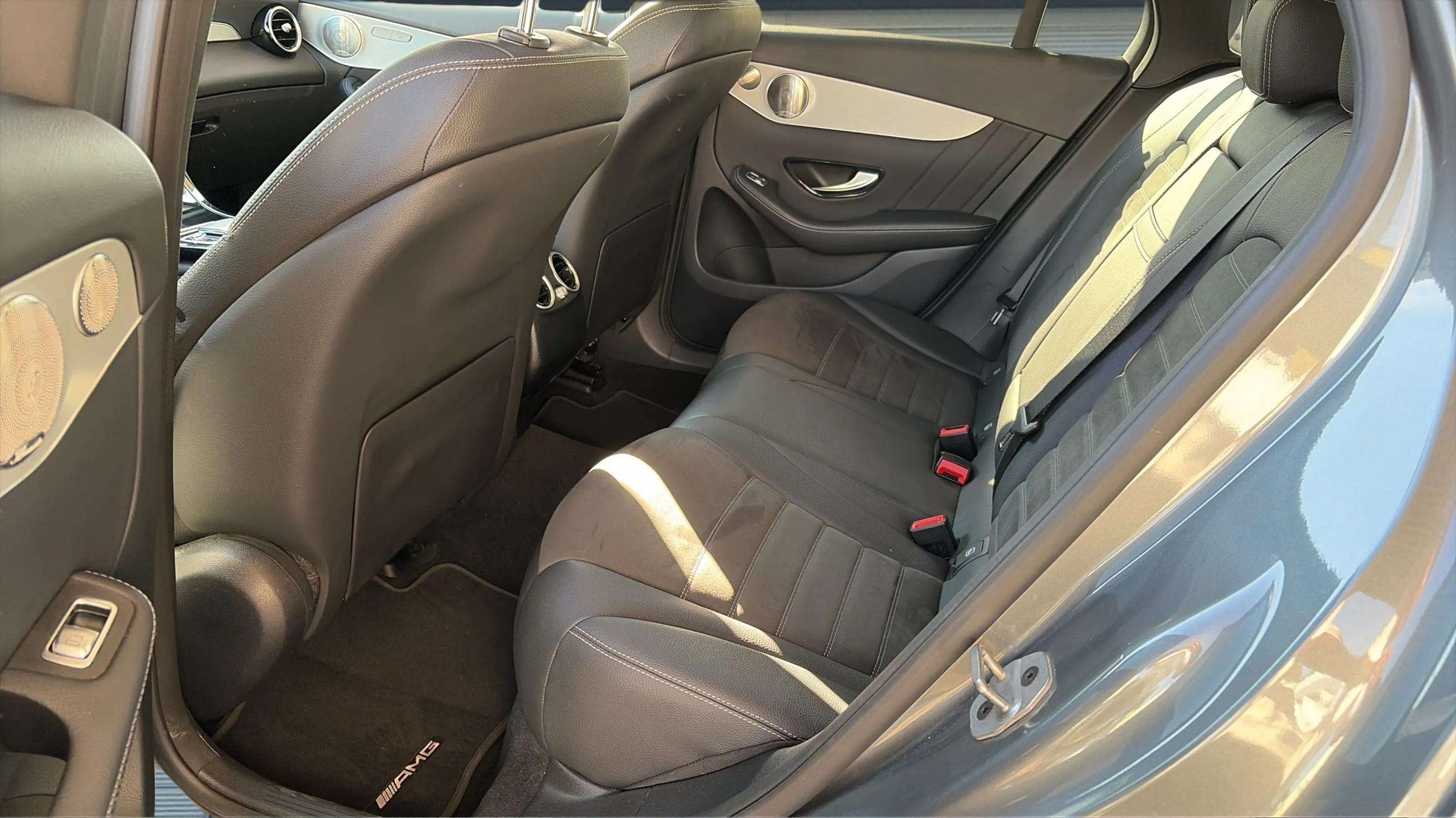 MERCEDES-BENZ GLC 300 d AMG Line 4Matic 9G-Tronic mit AHK & Panoramadach-image-12