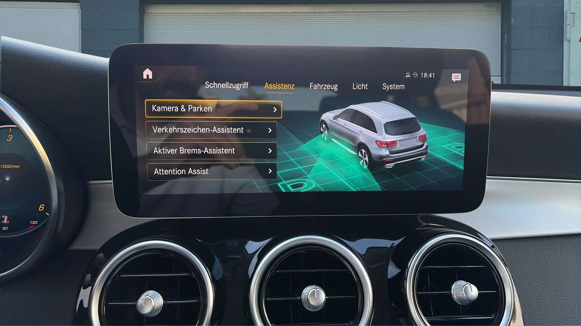 MERCEDES-BENZ GLC 300 d AMG Line 4Matic 9G-Tronic mit AHK & Panoramadach-image-16