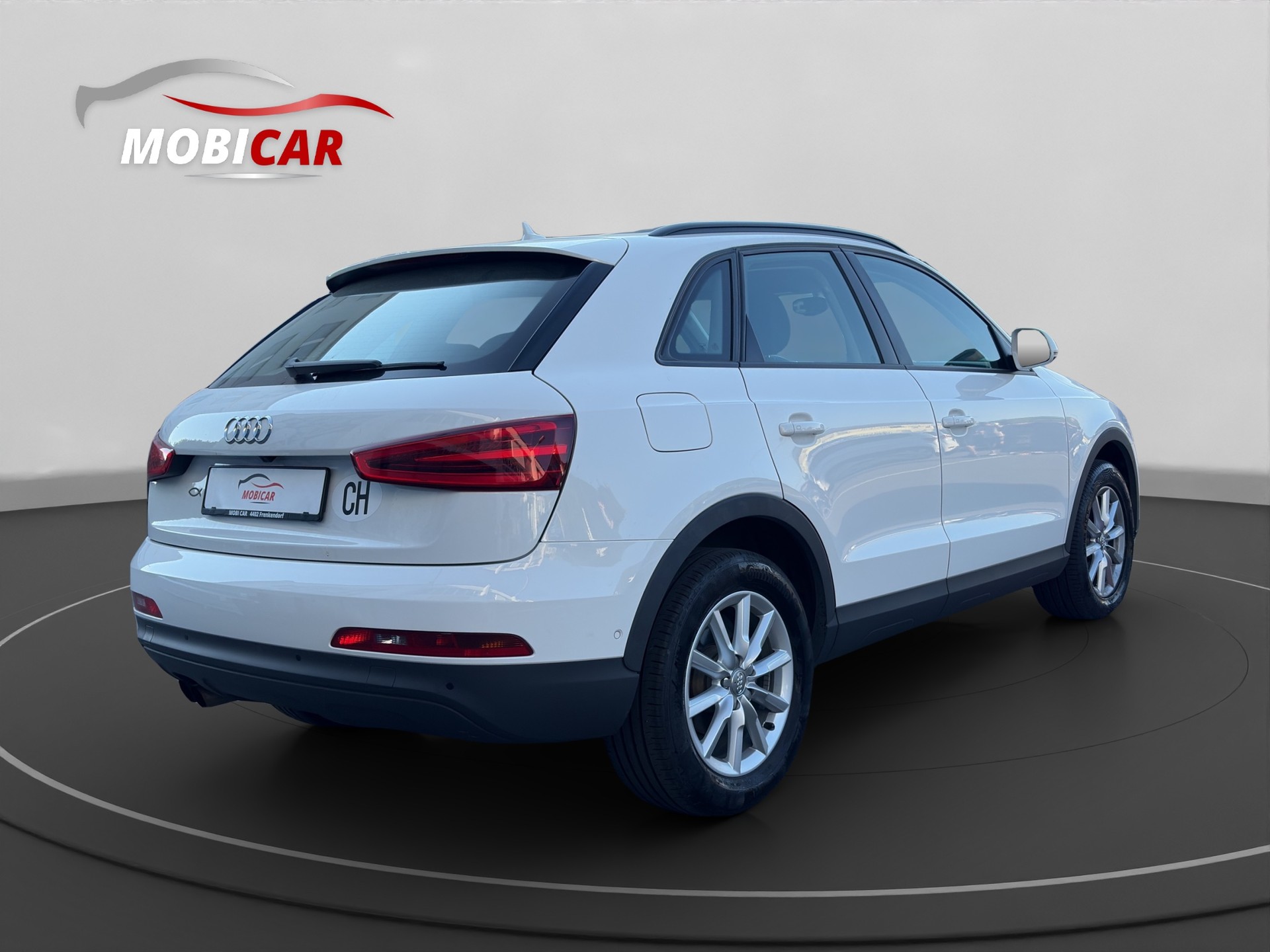AUDI Q3 2.0 TFSI quattro S-tronic-image-3