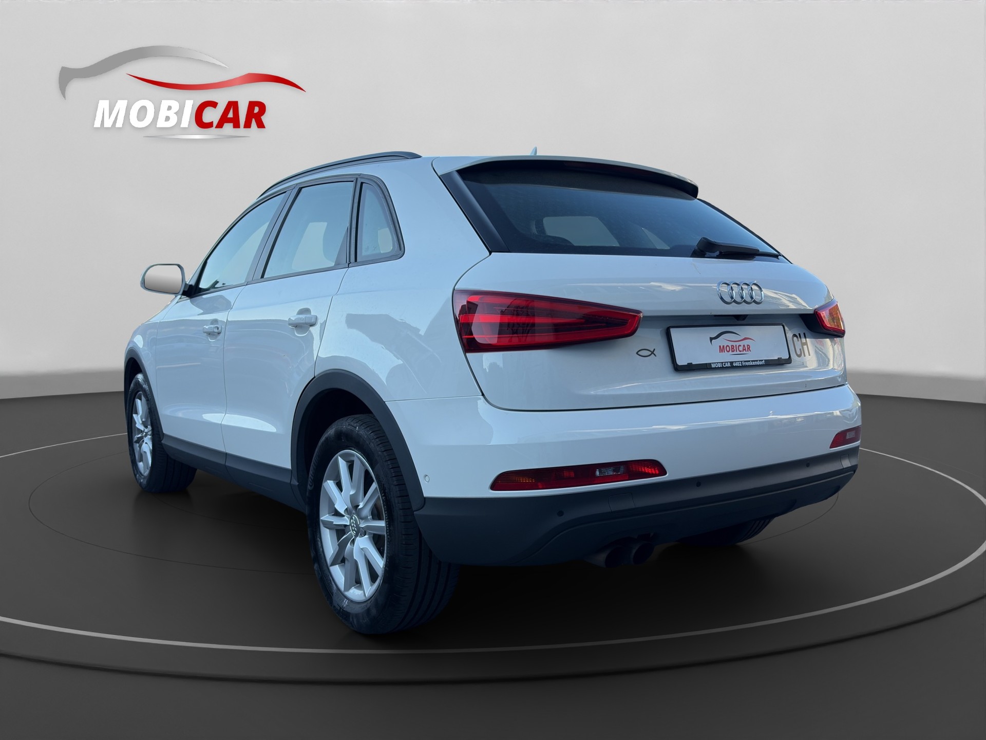 AUDI Q3 2.0 TFSI quattro S-tronic-image-2