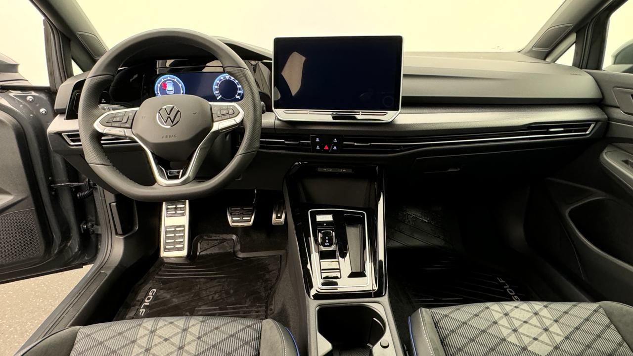 VW Golf 1.5 e TSI mHEV R-Line DSG-image-5