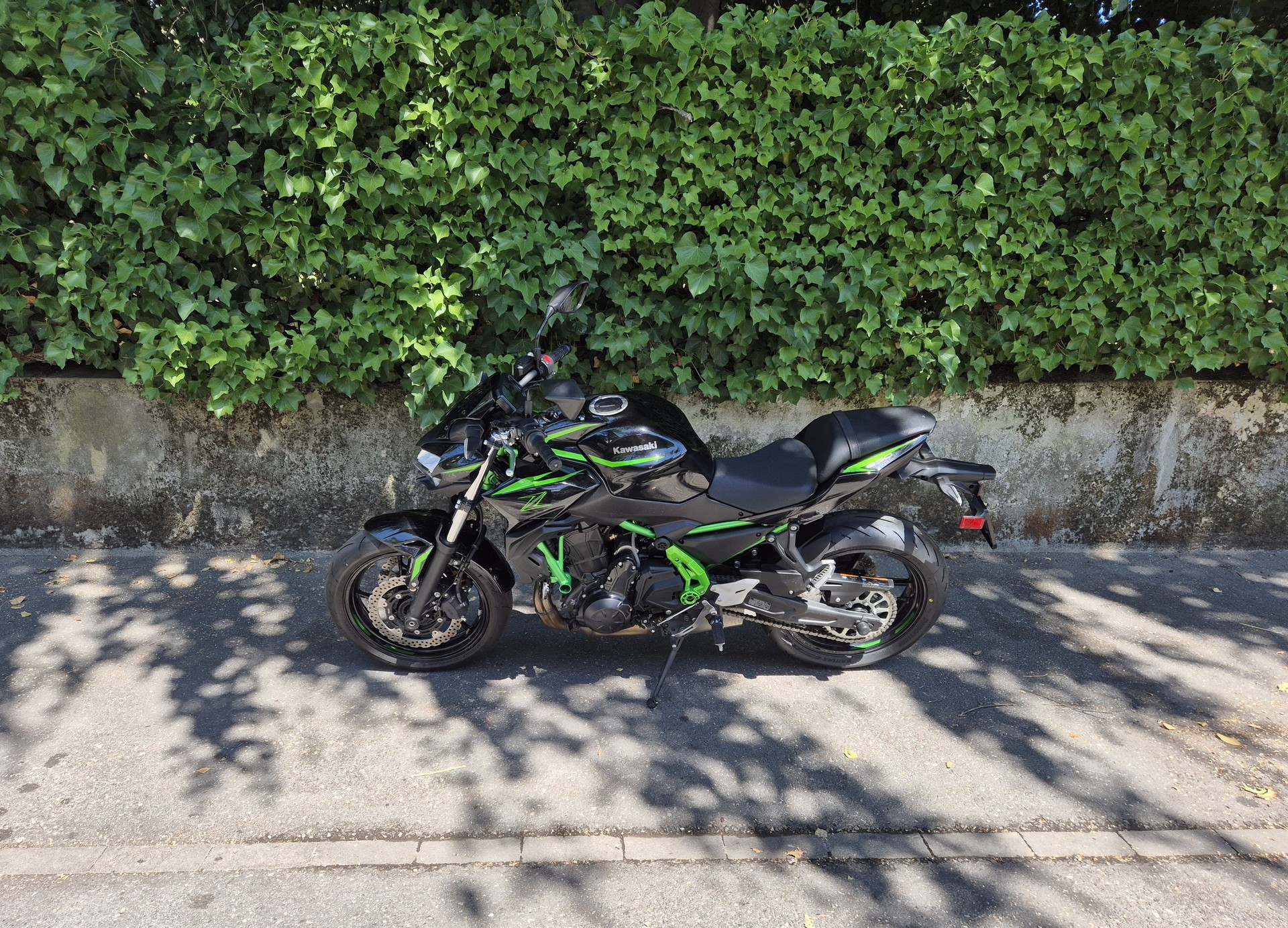 KAWASAKI Z 650 (35kW)-showroom-element-2