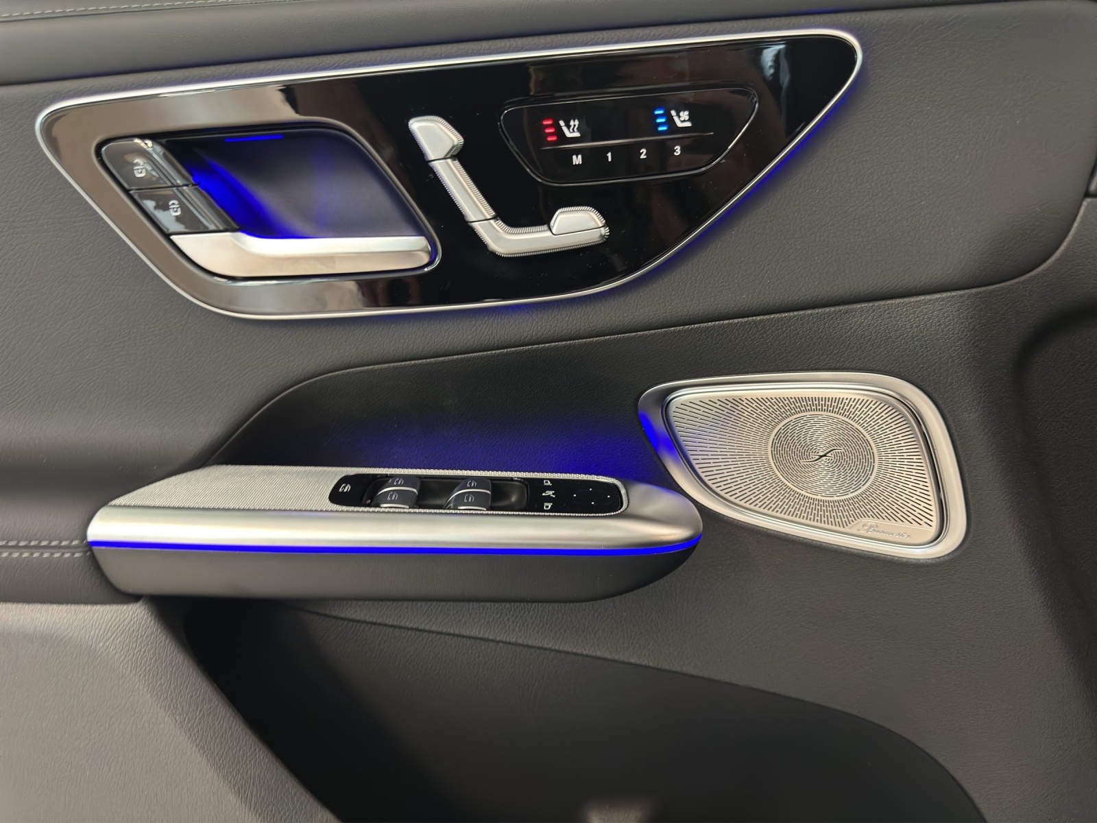 MERCEDES-BENZ GLC 400 e 4M EQ Star-image-12
