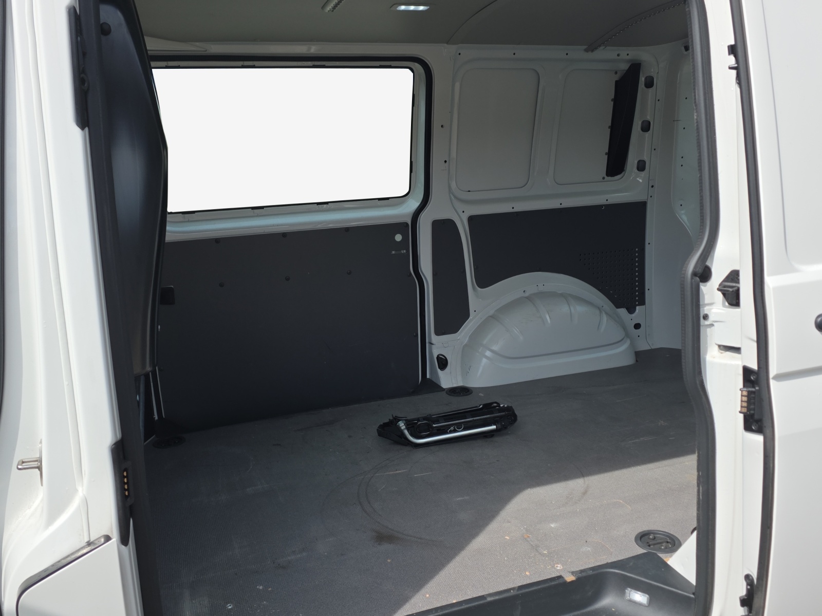 VW T6.1 2.0 TDI-image-11