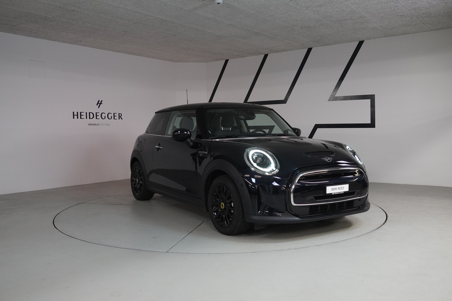 MINI Cooper SE Mosaert Edition-image-3