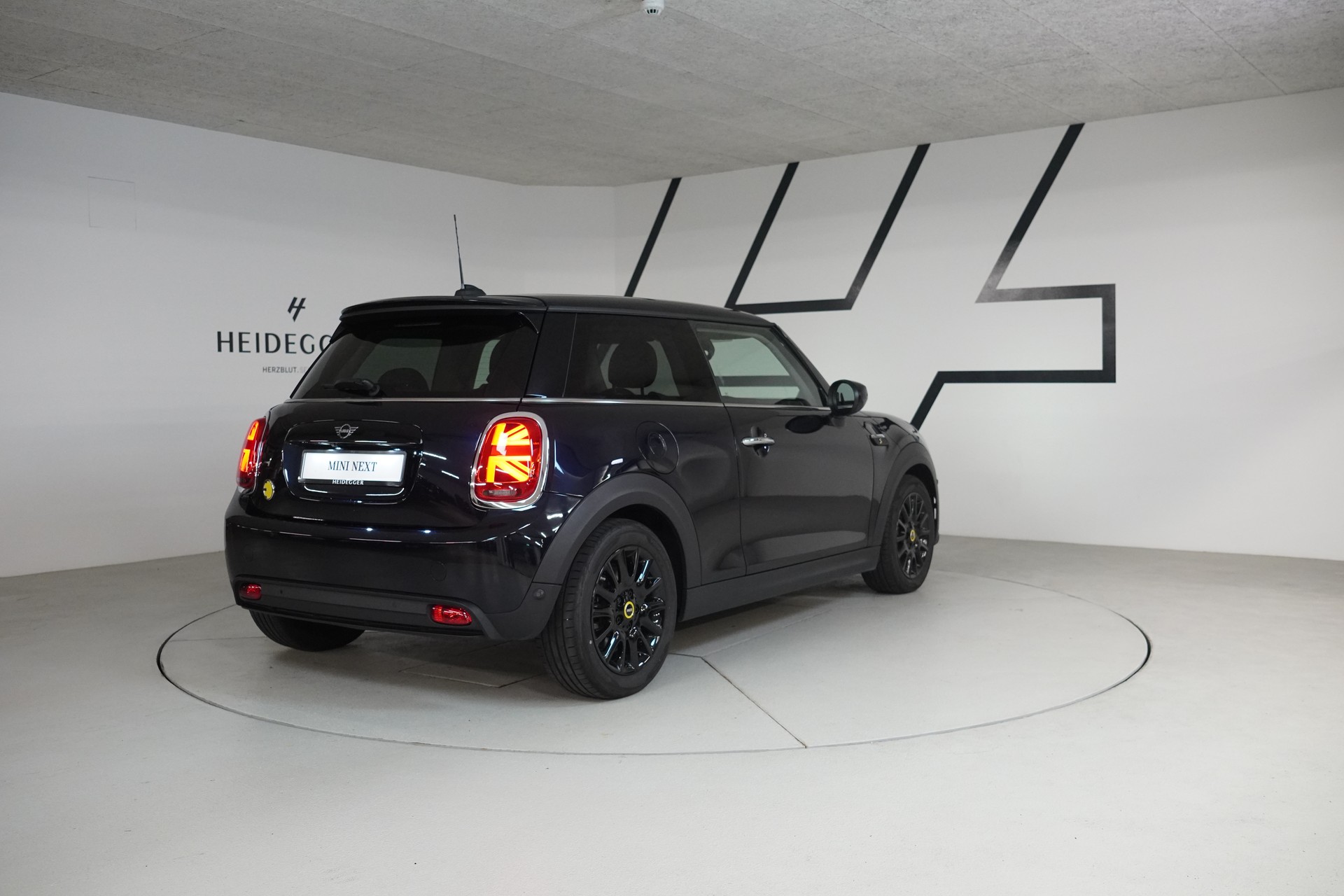 MINI Cooper SE Mosaert Edition-image-7