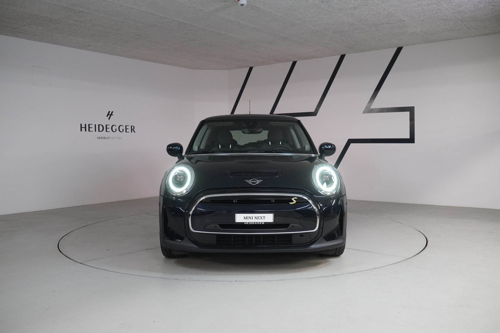 MINI Cooper SE Mosaert Edition-image-2