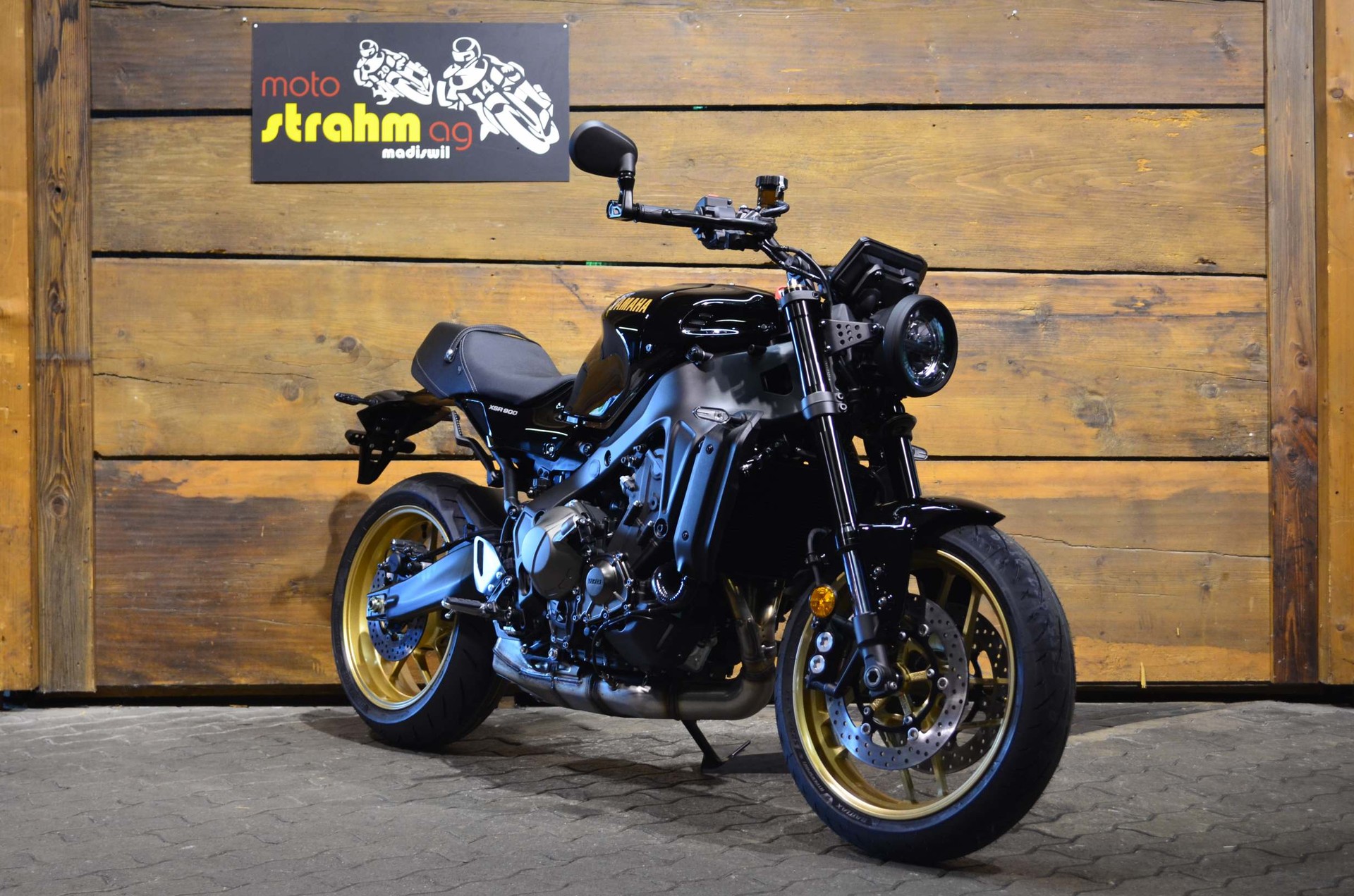 YAMAHA XSR 900 ABS
