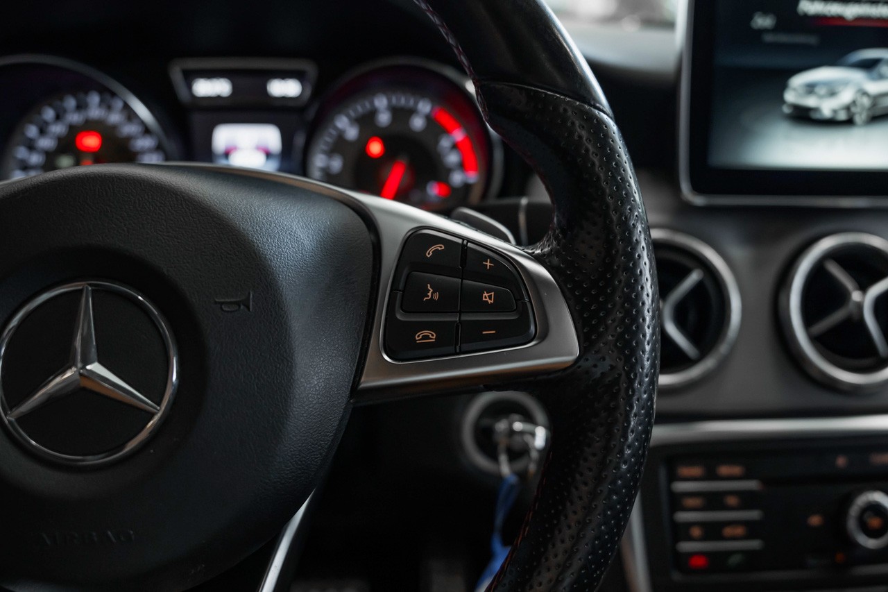 MERCEDES-BENZ CLA 250 AMG Line 7G-DCT 4Matic-image-28