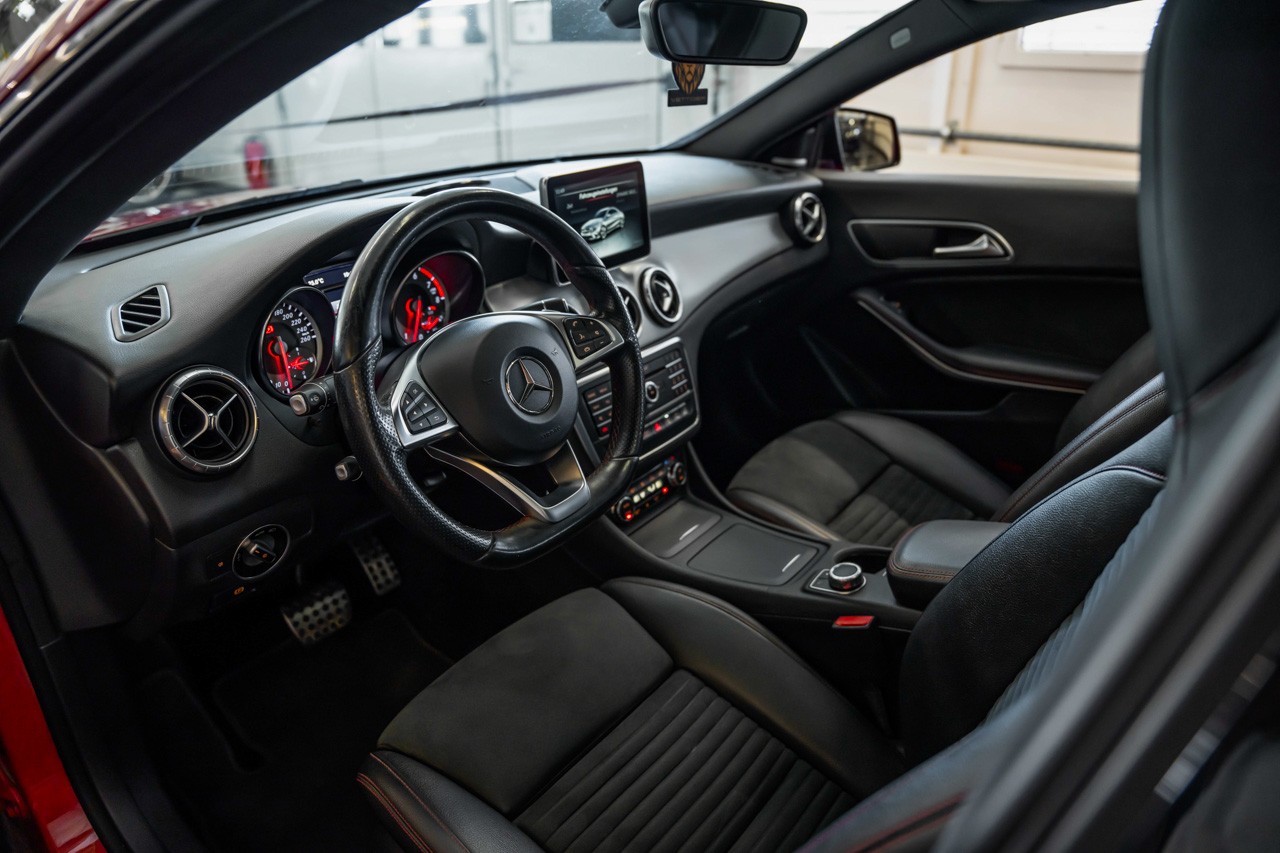 MERCEDES-BENZ CLA 250 AMG Line 7G-DCT 4Matic-image-11