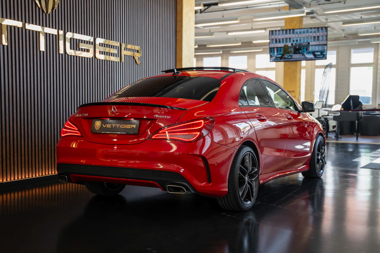 MERCEDES-BENZ CLA 250 AMG Line 7G-DCT 4Matic-image-6