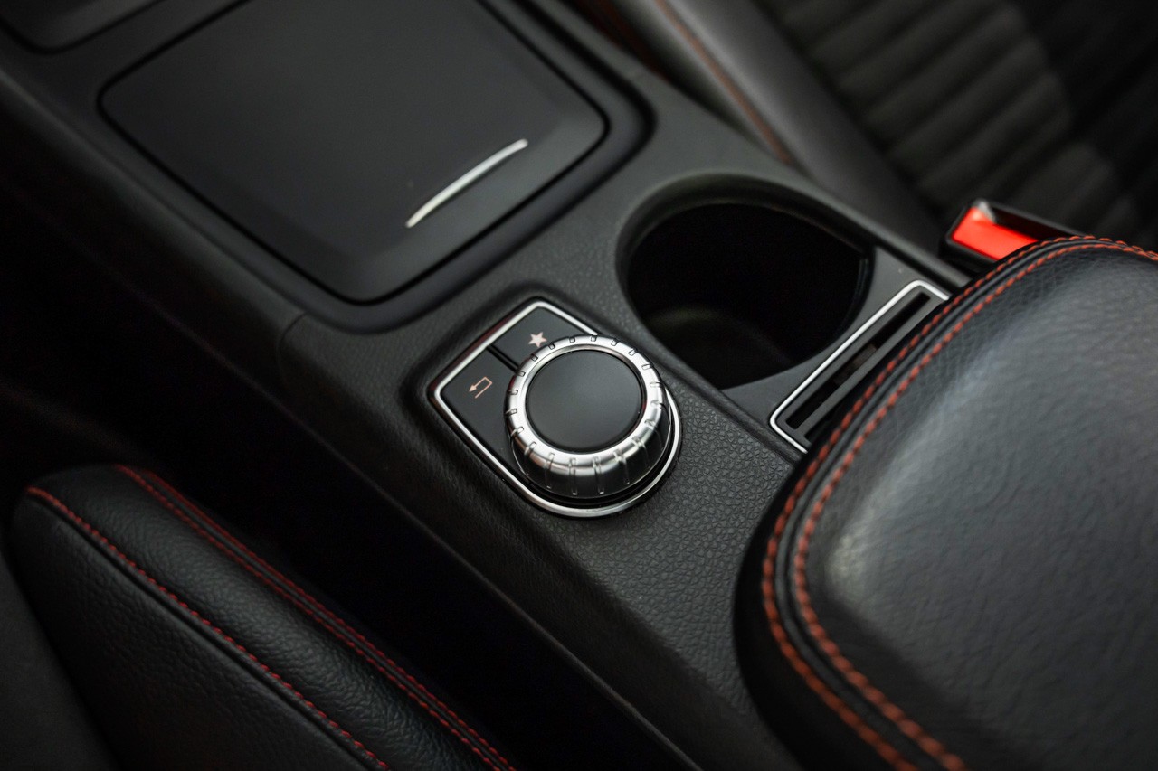 MERCEDES-BENZ CLA 250 AMG Line 7G-DCT 4Matic-image-32