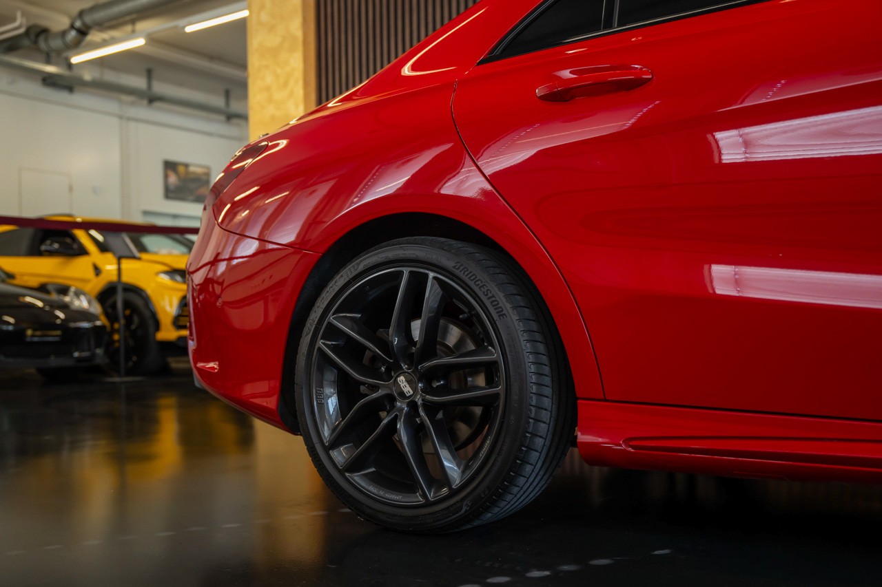 MERCEDES-BENZ CLA 250 AMG Line 7G-DCT 4Matic-image-9