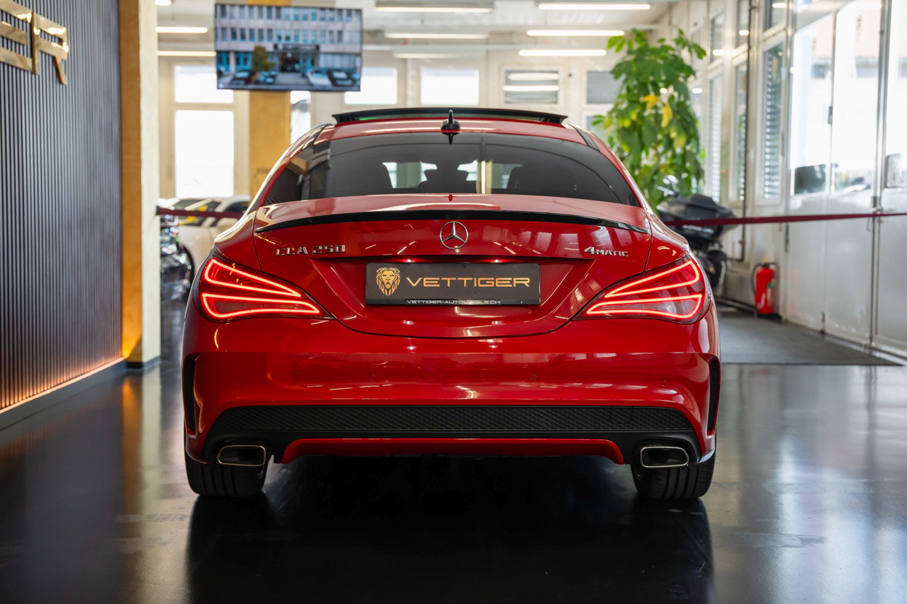 MERCEDES-BENZ CLA 250 AMG Line 7G-DCT 4Matic-image-4