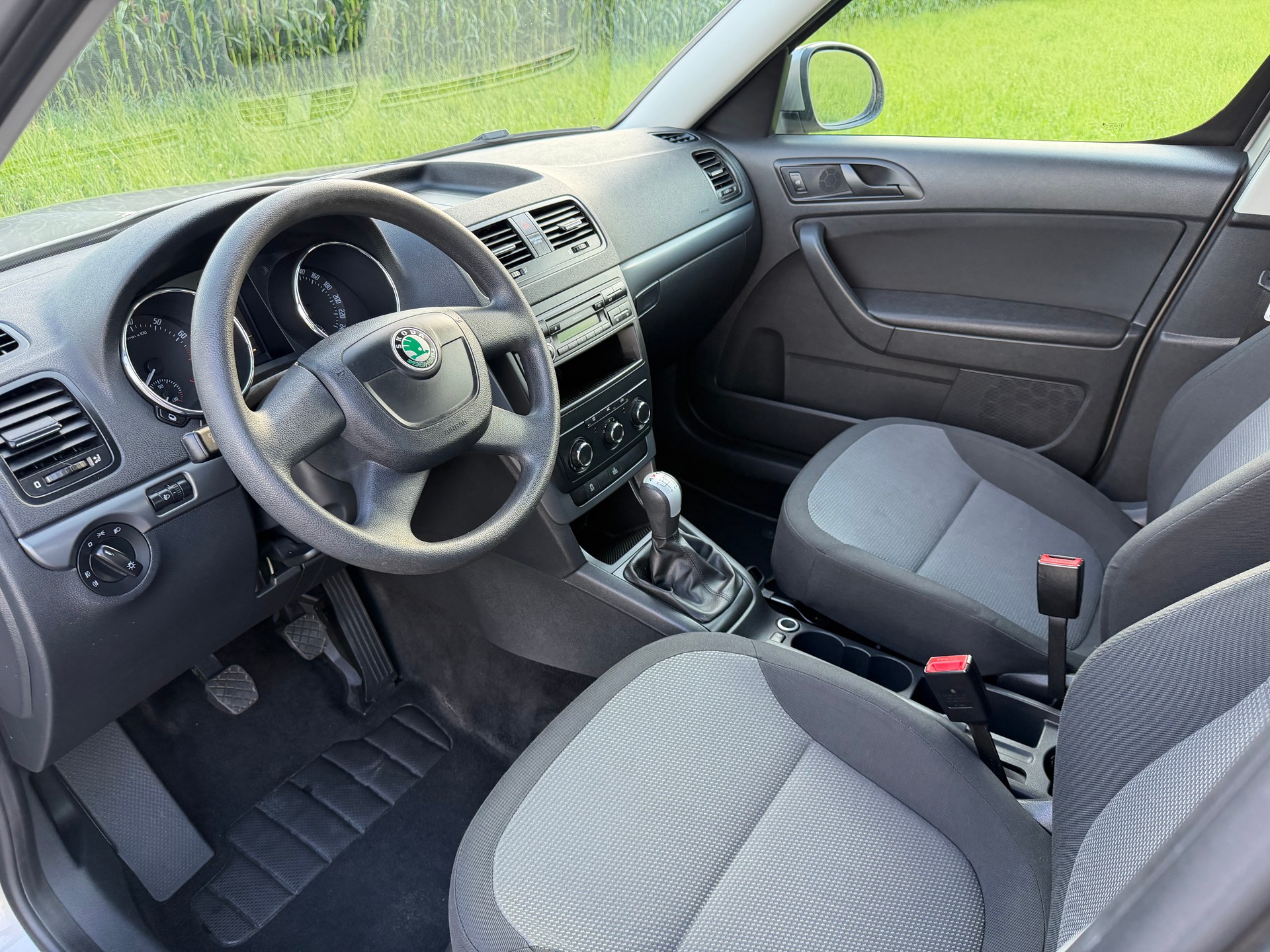 SKODA Yeti 1.8 TSI Experience 4x4-image-8